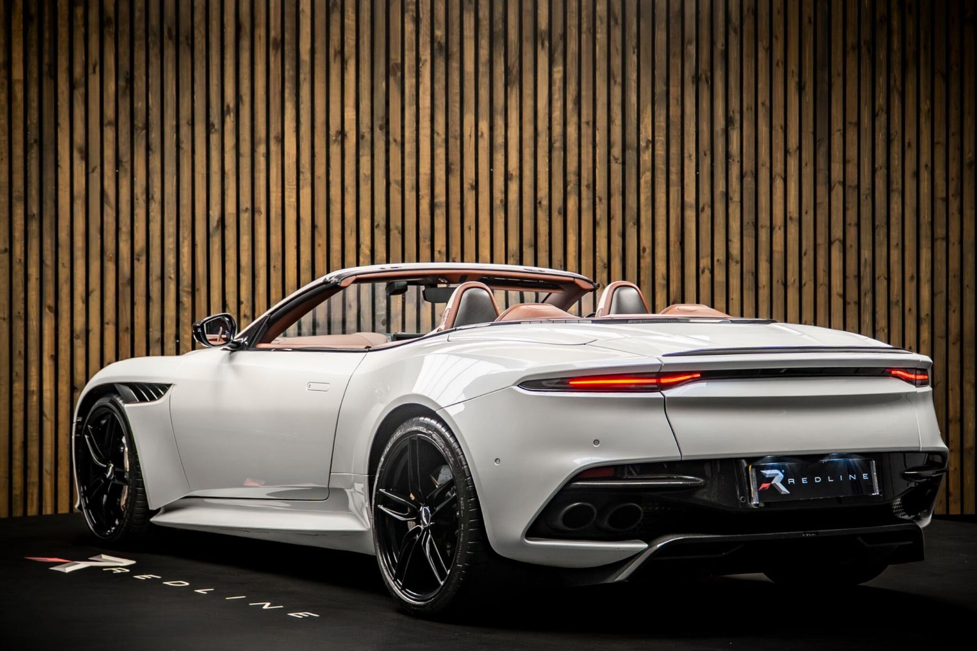 ASTON MARTIN DBS CONVERTIBLE V12 Superleggera 2dr Volante Touchtronic Auto for sale UK - Slide 3