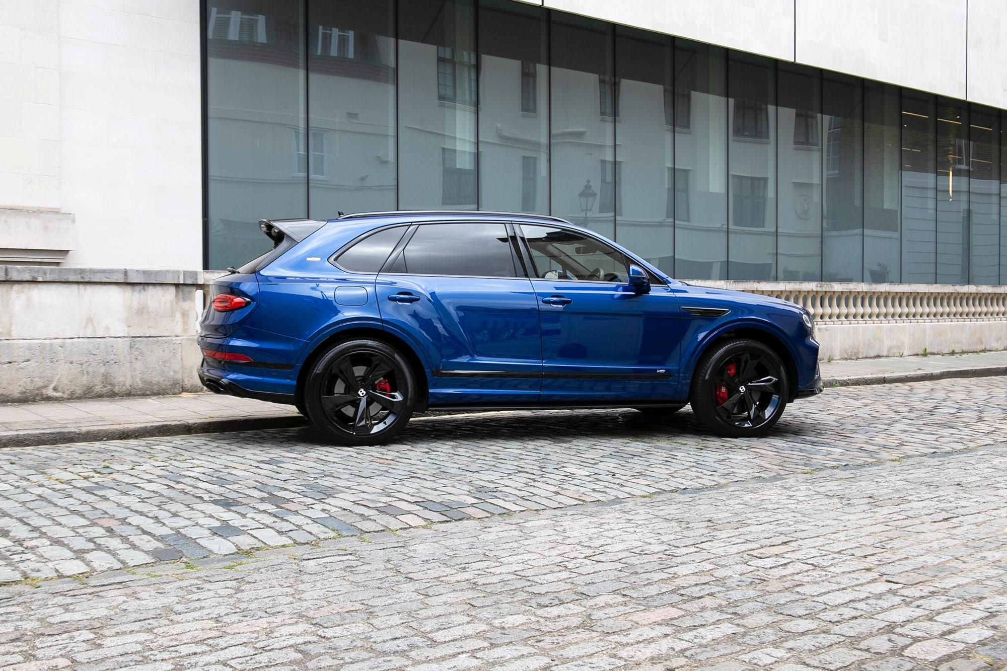 BENTLEY BENTAYGA ESTATE SPECIAL EDITION 4.0 V8 First Edition 5dr Auto for sale UK - Slide 8