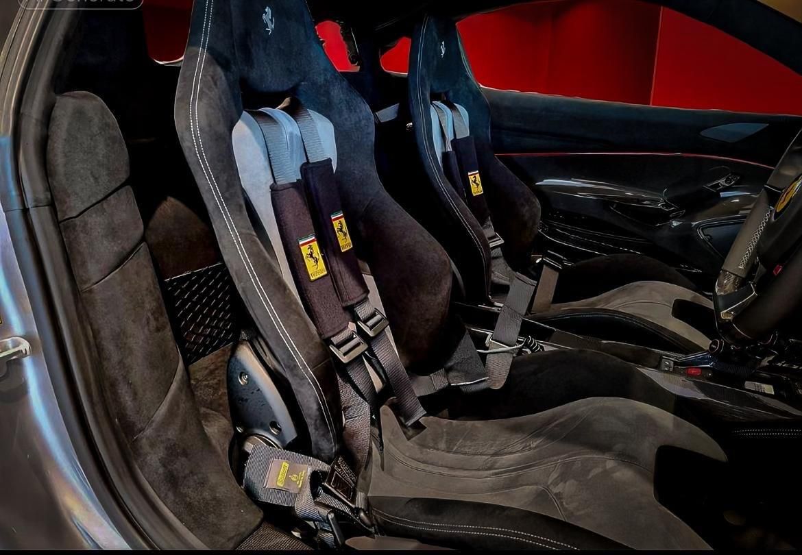 FERRARI 488 PISTA COUPE 2dr Auto for sale UK - Slide 7