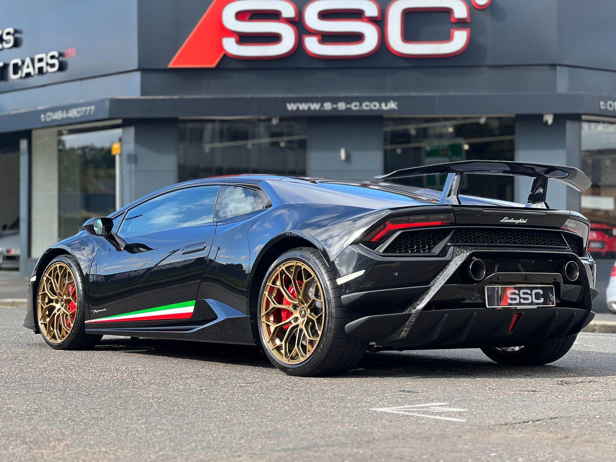 LAMBORGHINI HURACAN COUPE LP 640-4 Performante 2dr LDF for sale UK - Slide 2