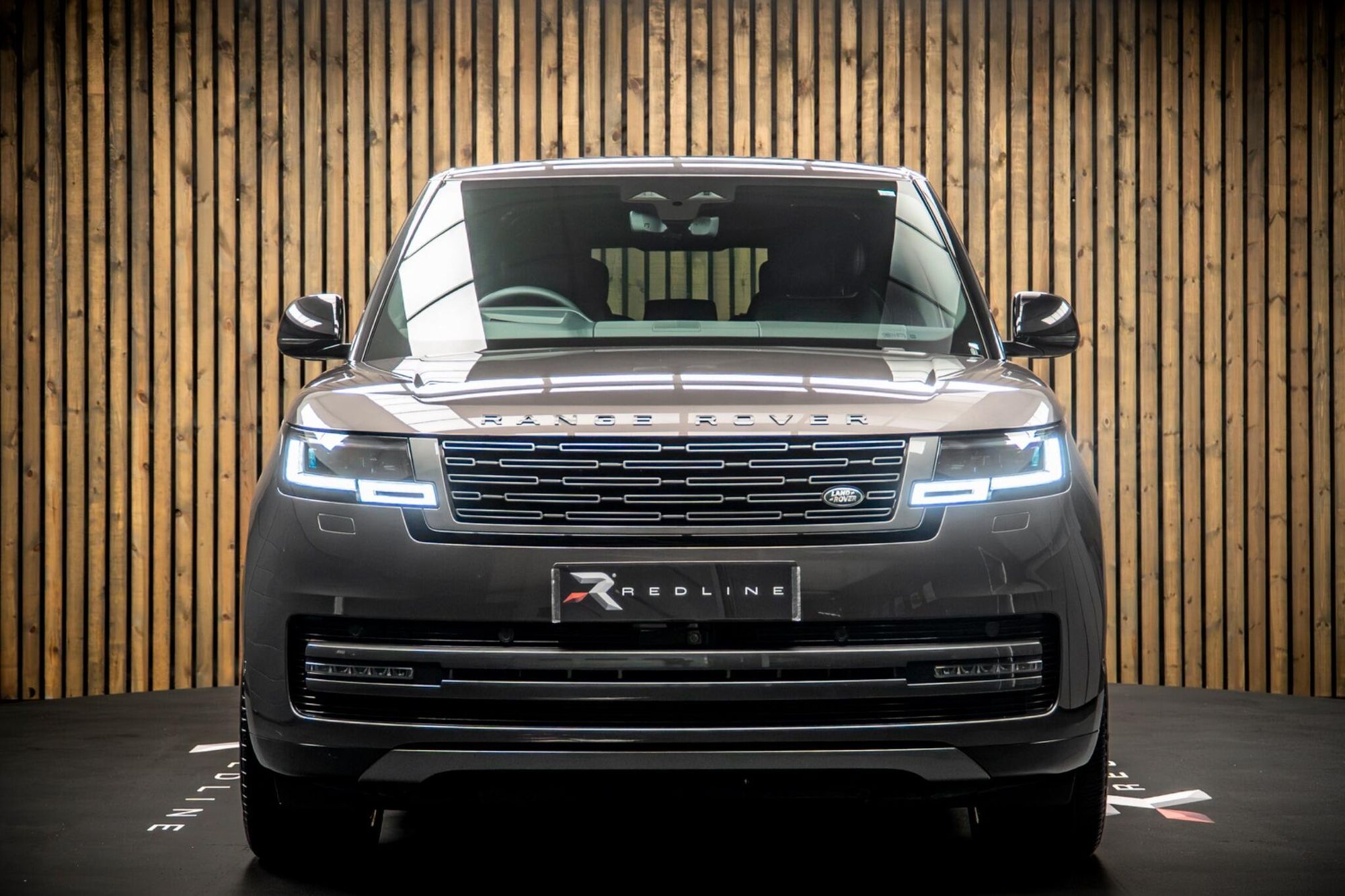 LAND ROVER RANGE ROVER DIESEL ESTATE 3.0 D350 Autobiography LWB 4dr Auto for sale UK - Slide 5