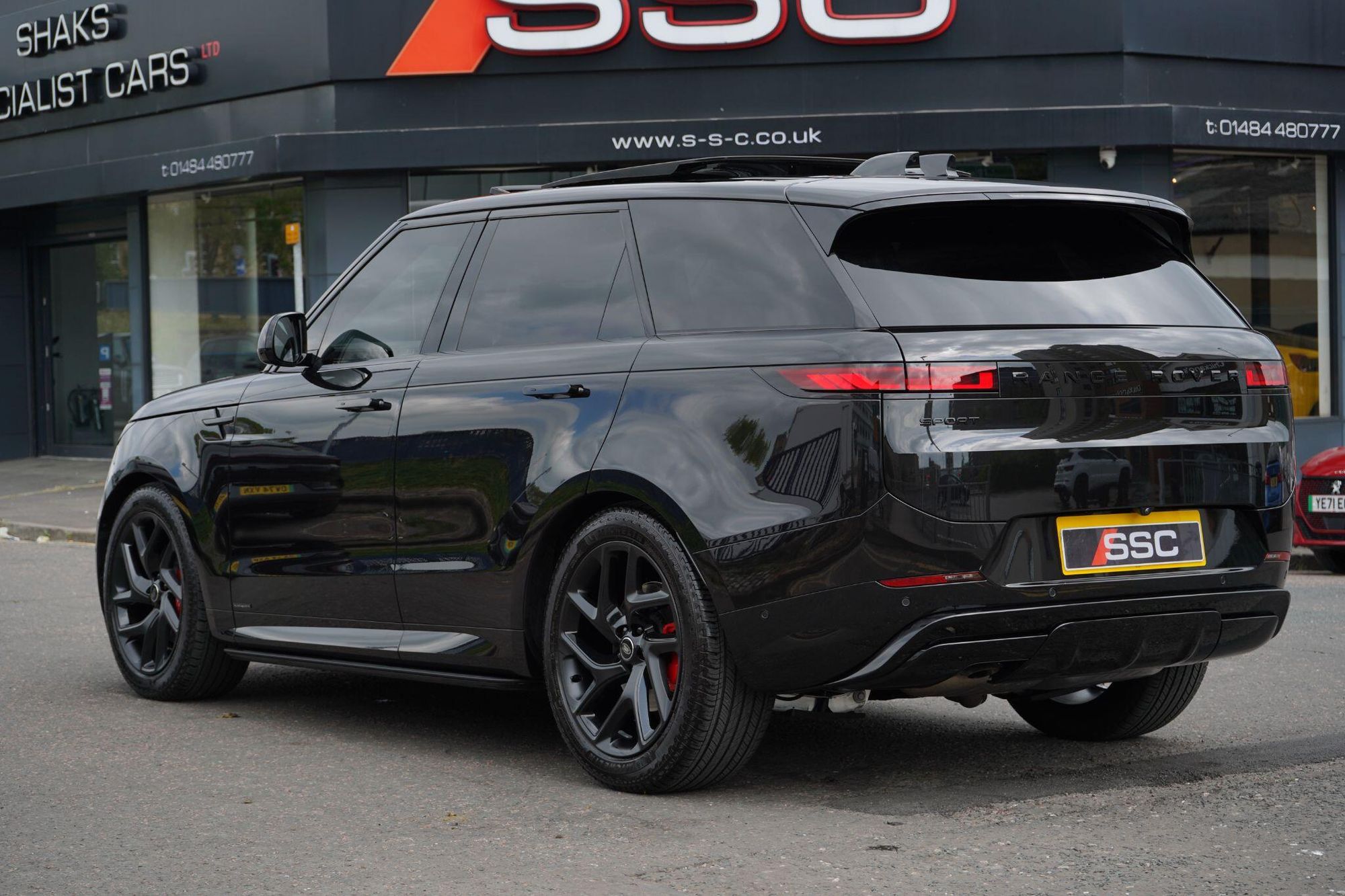 LAND ROVER RANGE ROVER SPORT DIESEL ESTATE 3.0 D350 Autobiography 5dr Auto for sale UK - Slide 8