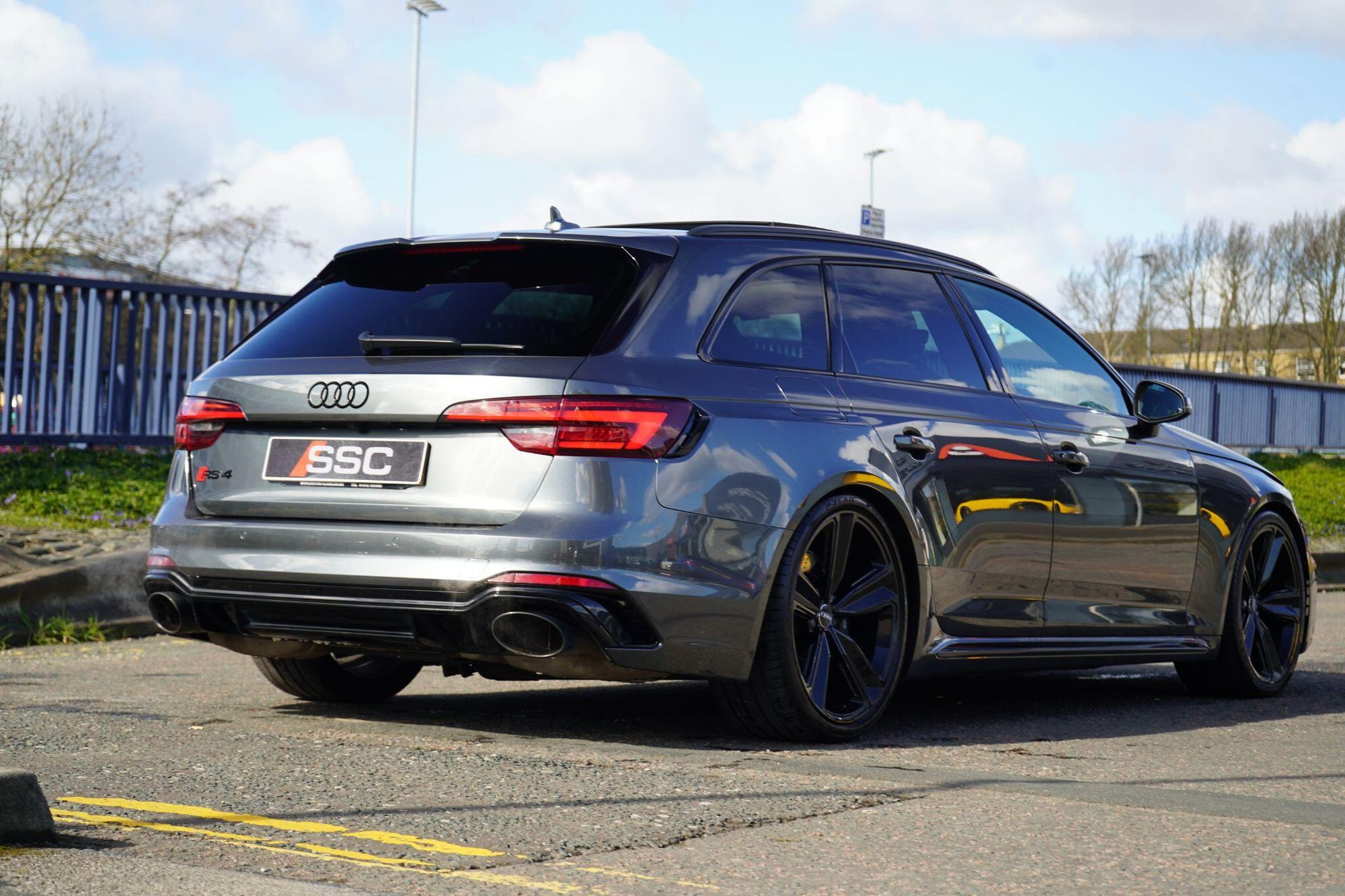 AUDI RS4 RS 4 AVANT SPECIAL EDITION RS 4 TFSI Quattro Sport Edition 5dr S Tronic for sale UK - Slide 8