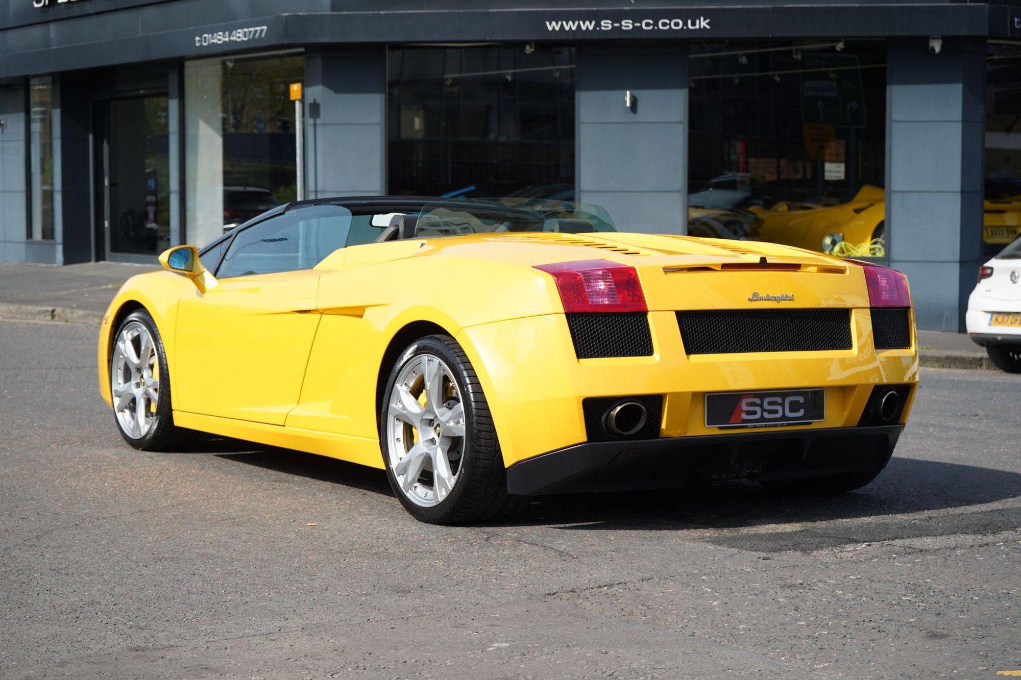 LAMBORGHINI GALLARDO SPYDER Spyder 2dr for sale UK - Slide 2