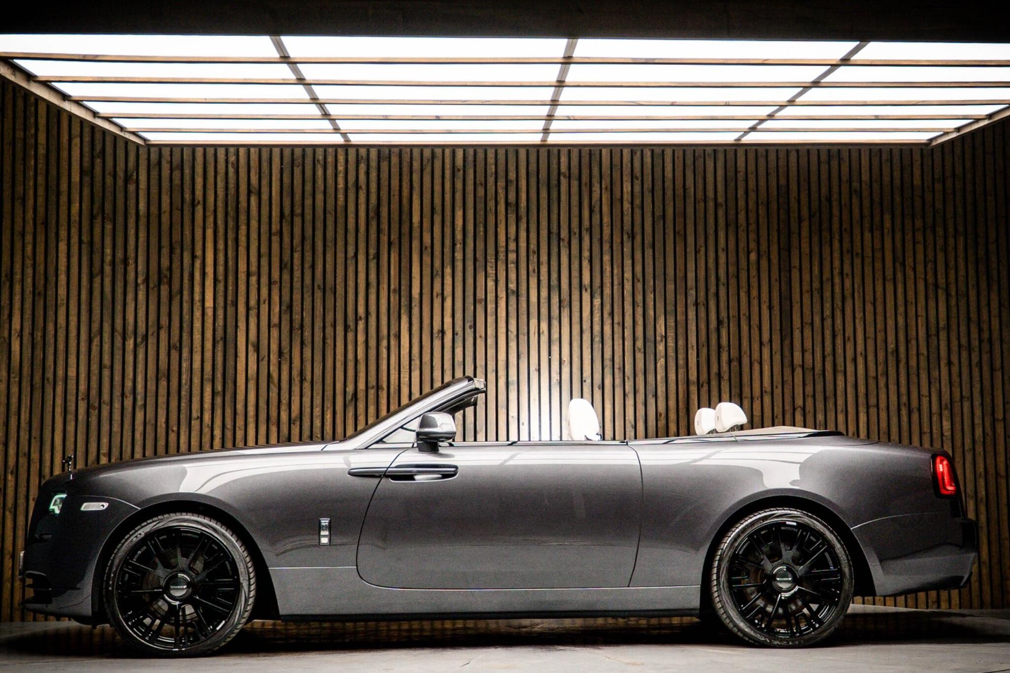 ROLLS-ROYCE DAWN CONVERTIBLE 2dr Auto for sale UK - Slide 7