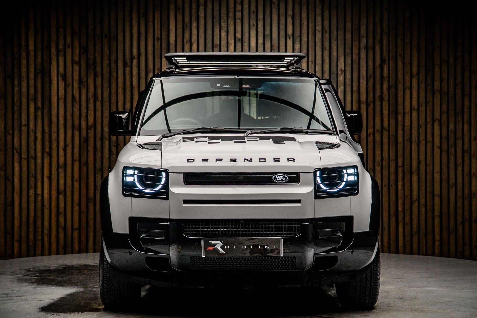 LAND ROVER DEFENDER DIESEL ESTATE 3.0 D250 X-Dynamic SE 90 3dr Auto for sale UK - Slide 5