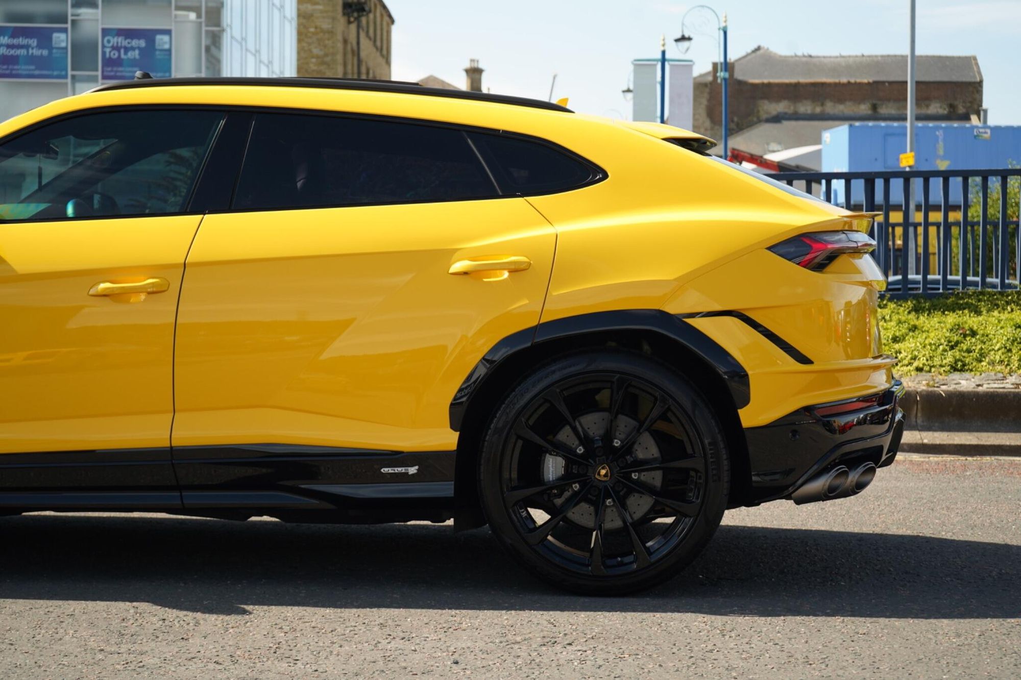 LAMBORGHINI URUS ESTATE 4.0T FSI V8 S 5dr Auto for sale UK - Slide 9