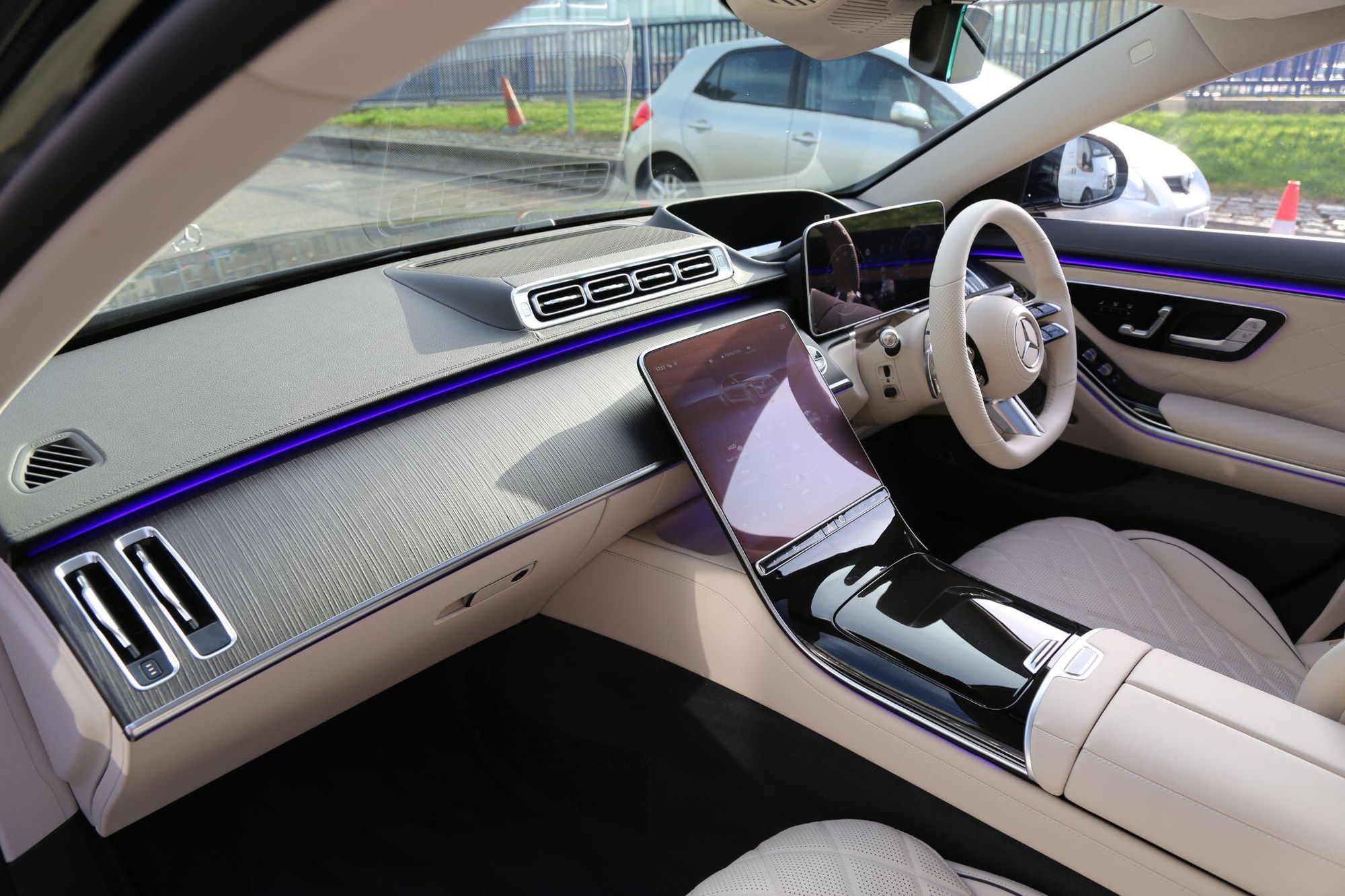 MERCEDES-BENZ S CLASS DIESEL SALOON S350d L AMG Line Premium Plus 4dr 9G-Tronic for sale UK - Slide 3