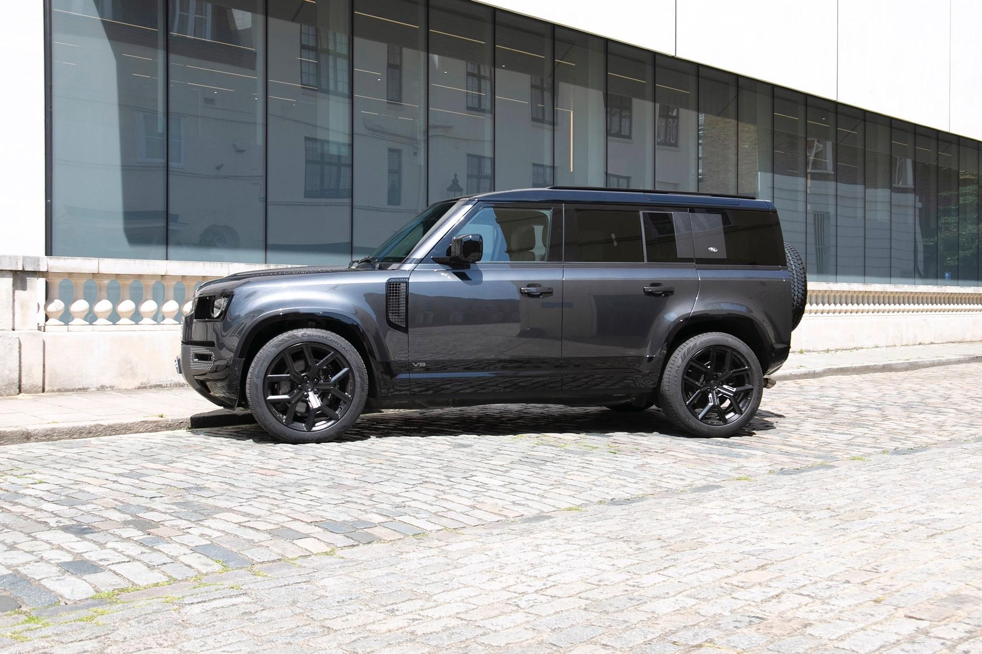 LAND ROVER DEFENDER ESTATE 5.0 P525 V8 110 5dr Auto for sale UK - Slide 10