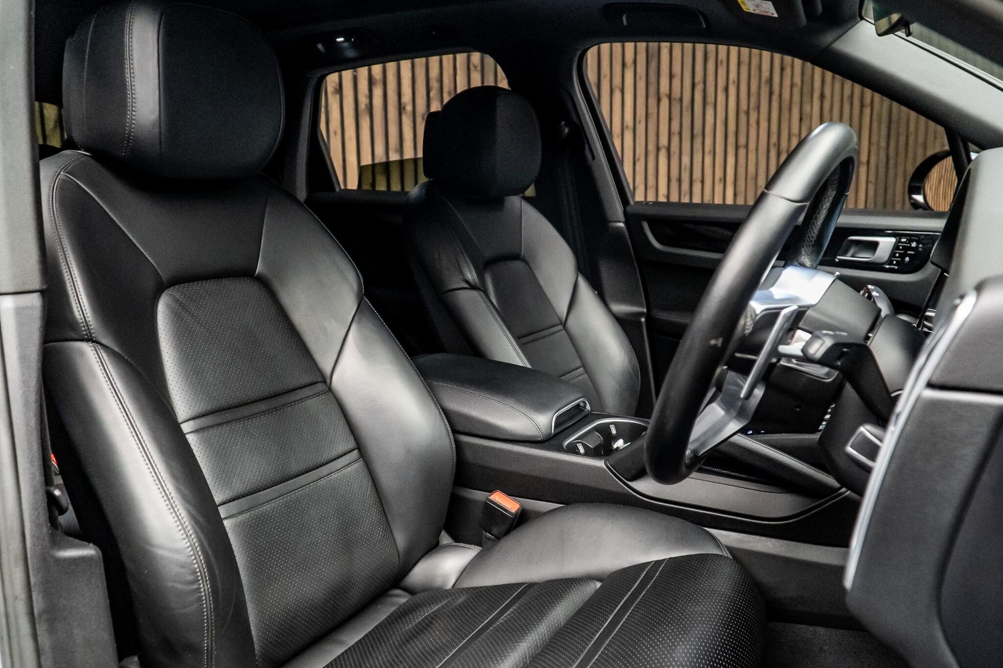 PORSCHE CAYENNE ESTATE 5dr Tiptronic S for sale UK - Slide 2