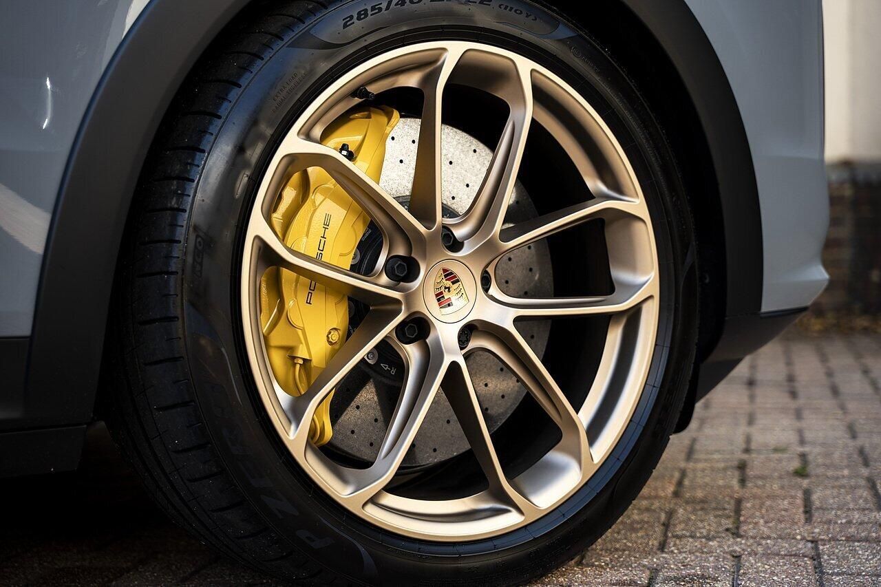 PORSCHE CAYENNE COUPE Turbo E-Hybrid 5dr Tiptronic S for sale UK - Slide 7