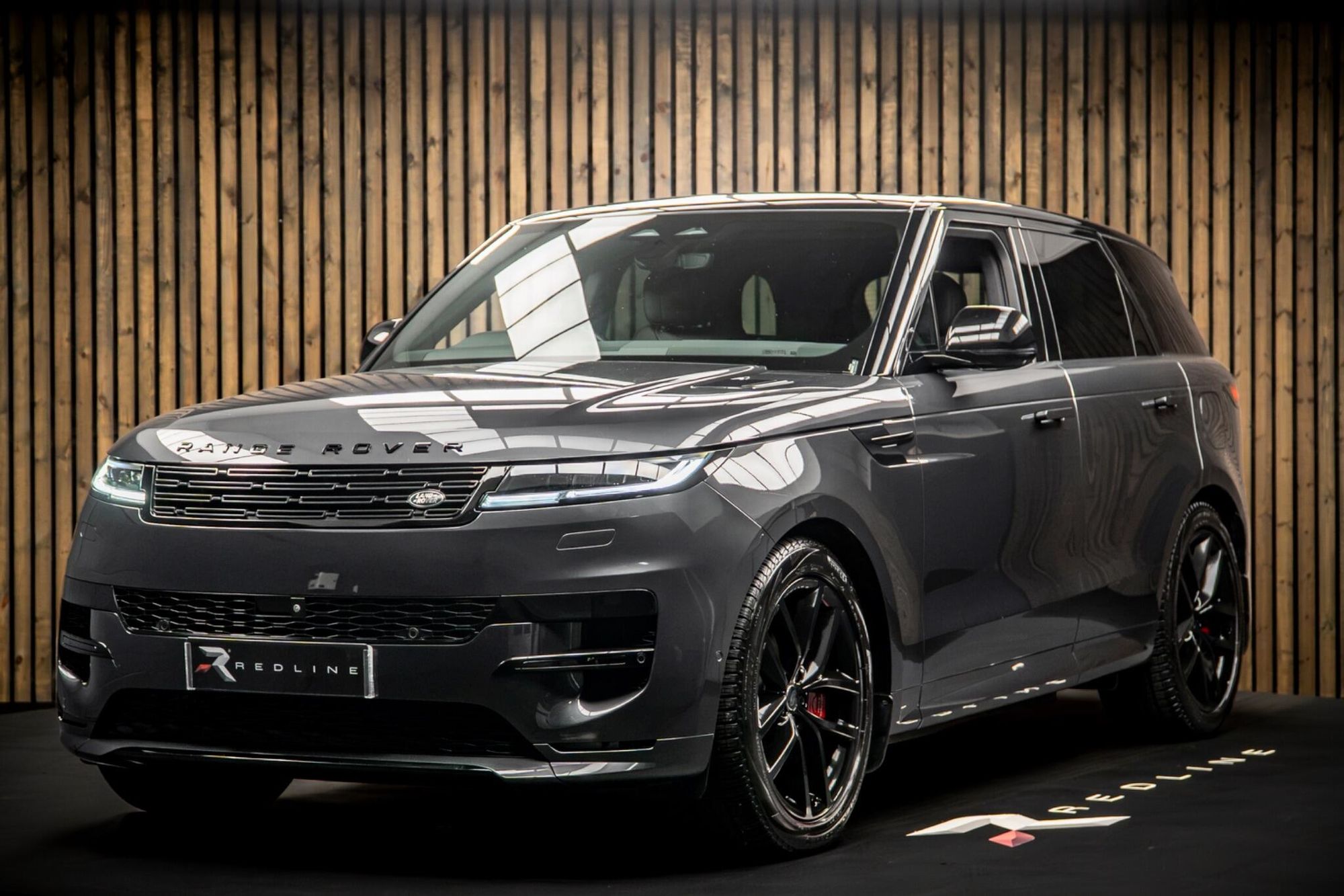 LAND ROVER RANGE ROVER SPORT ESTATE 3.0 P440e Dynamic SE 5dr Auto for sale UK - Slide 8
