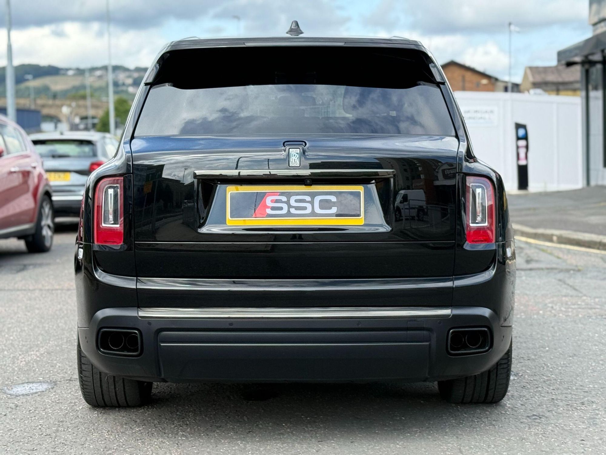 ROLLS-ROYCE CULLINAN ESTATE Black Badge 5dr Auto for sale UK - Slide 10