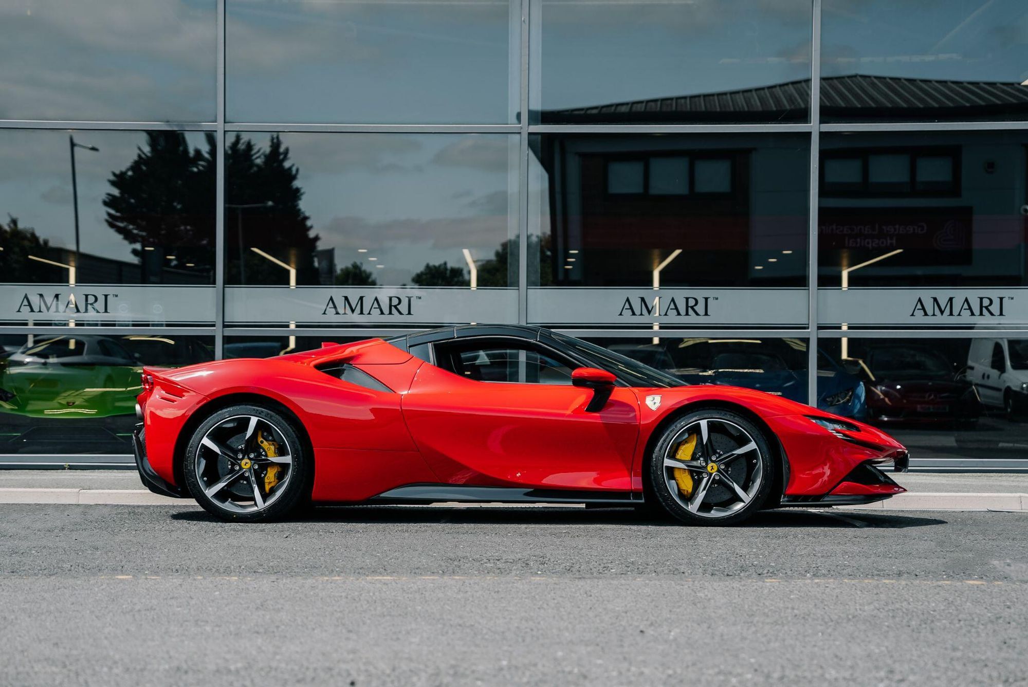 FERRARI SF90 SPIDER 2dr Auto for sale UK - Slide 2