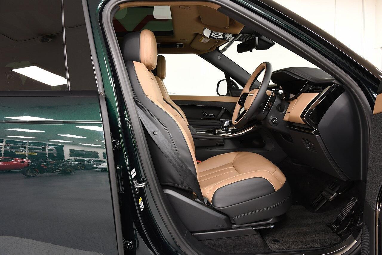 LAND ROVER RANGE ROVER SPORT ESTATE 3.0 P550e Autobiography 5dr Auto for sale UK - Slide 6