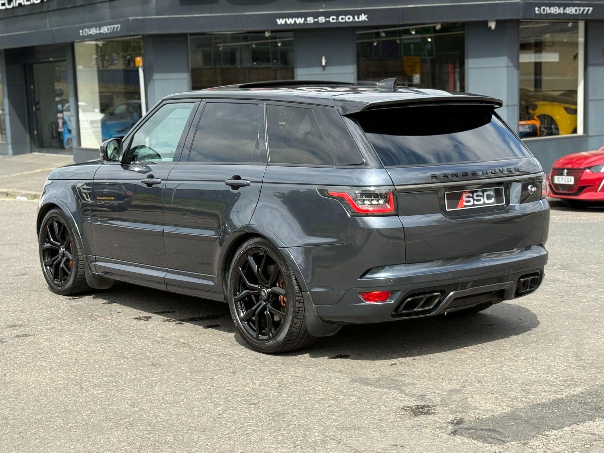 LAND ROVER RANGE ROVER SPORT ESTATE 5.0 V8 S/C 575 SVR 5dr Auto for sale UK - Slide 9