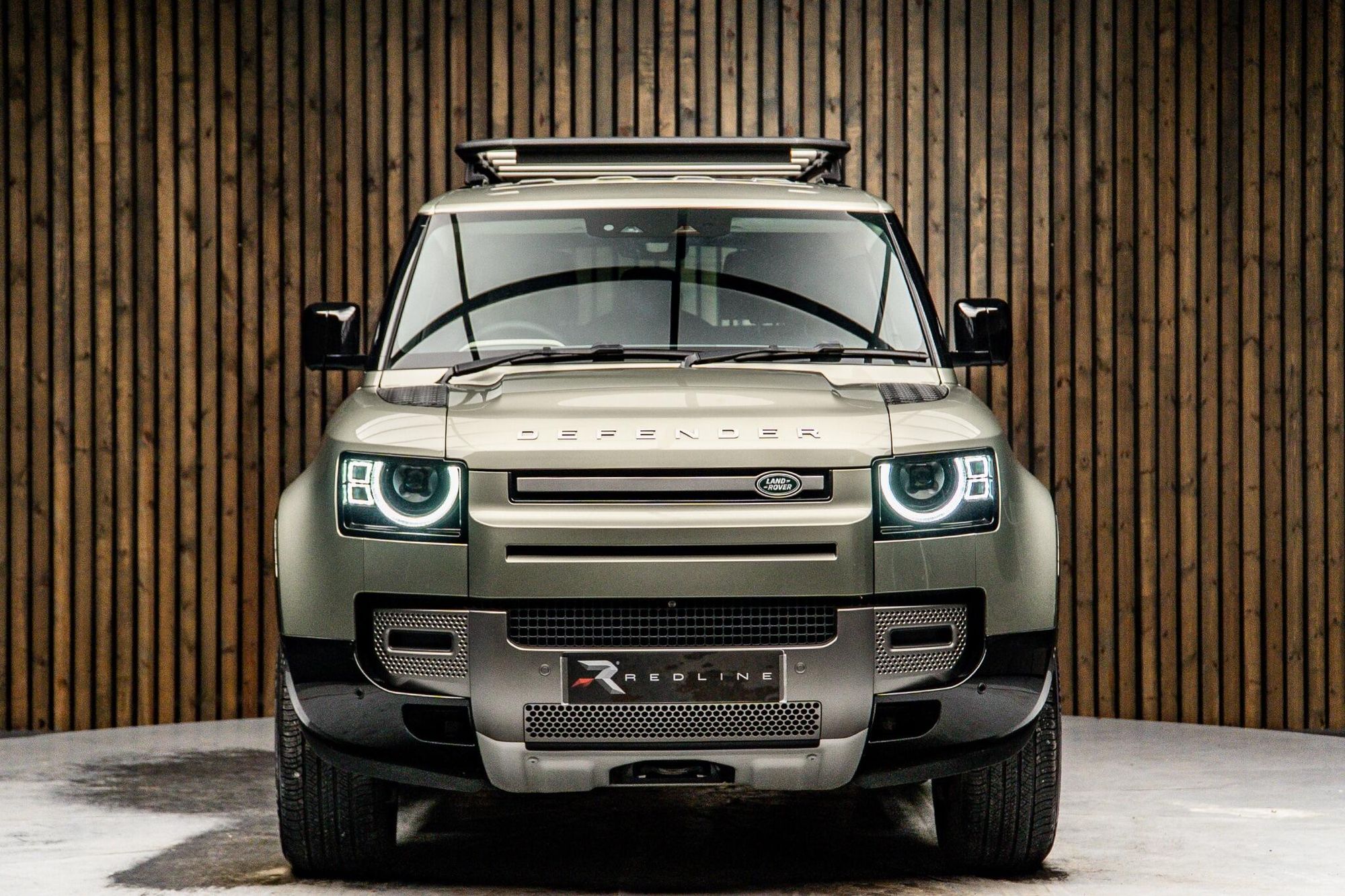 LAND ROVER DEFENDER ESTATE 2.0 P300 X-Dynamic SE 90 3dr Auto for sale UK - Slide 5