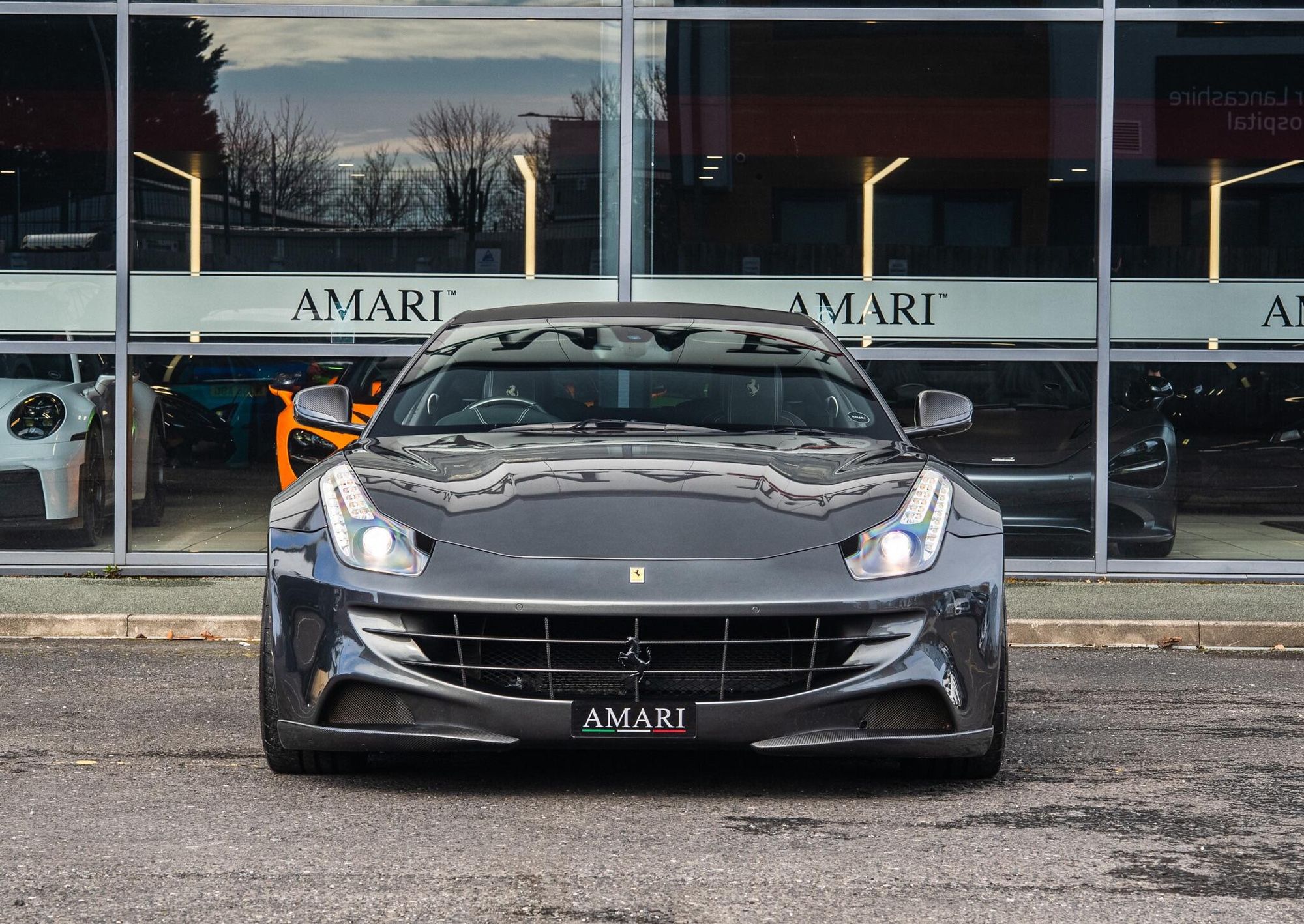 FERRARI FF COUPE 2dr Auto for sale UK - Slide 4