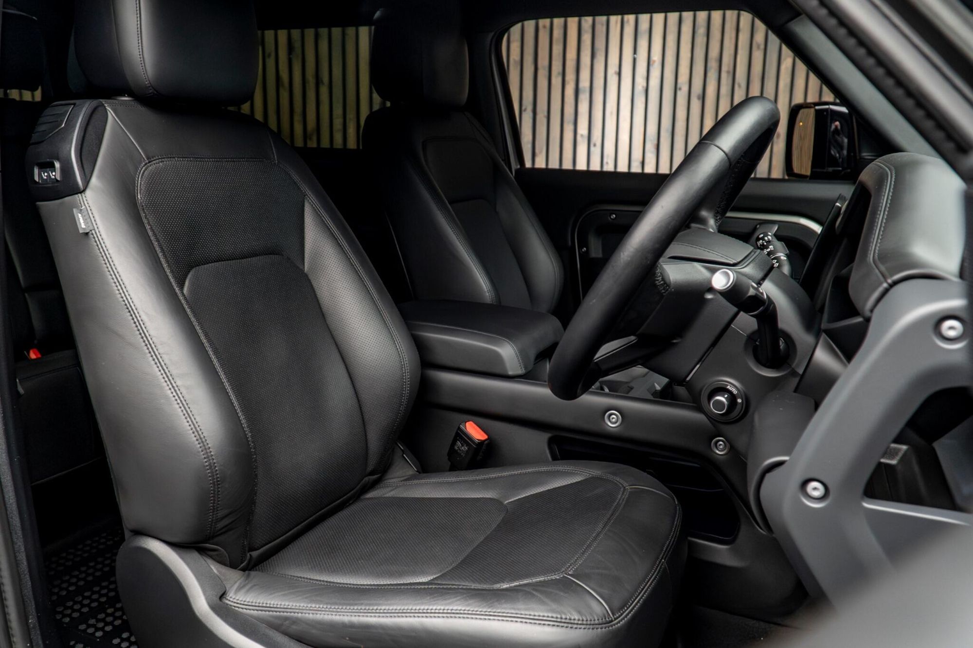 LAND ROVER DEFENDER DIESEL ESTATE 3.0 D350 X-Dynamic HSE 90 3dr Auto for sale UK - Slide 2