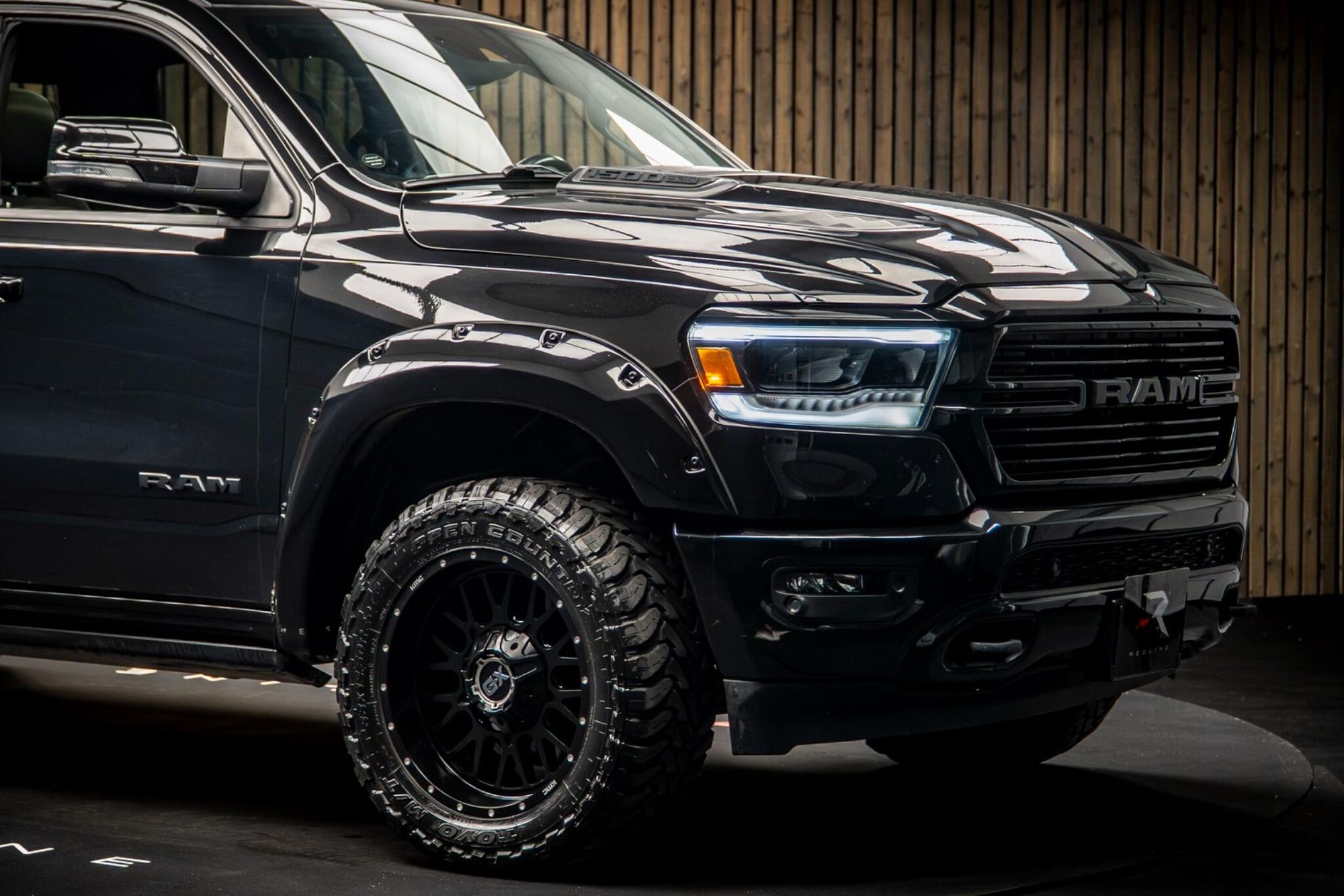 DODGE RAM PICKUP 5.7 V8 Hemi Laramie 4dr Auto for sale UK - Slide 10