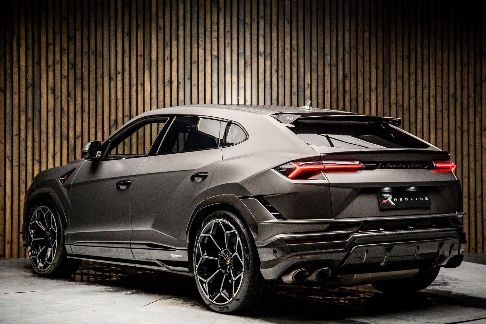LAMBORGHINI URUS ESTATE 4.0T FSI V8 Performante 5dr Auto for sale UK - Slide 3