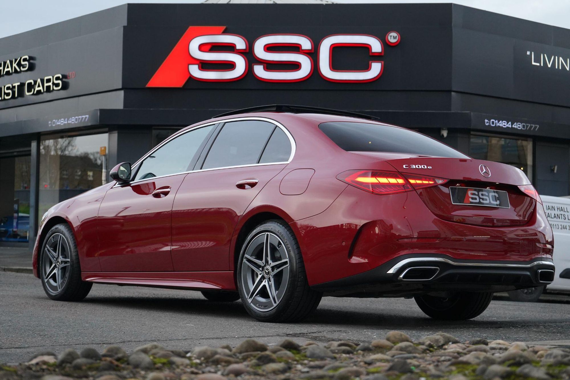 MERCEDES-BENZ C CLASS SALOON C300e AMG Line Premium Plus 4dr 9G-Tronic for sale UK - Slide 2