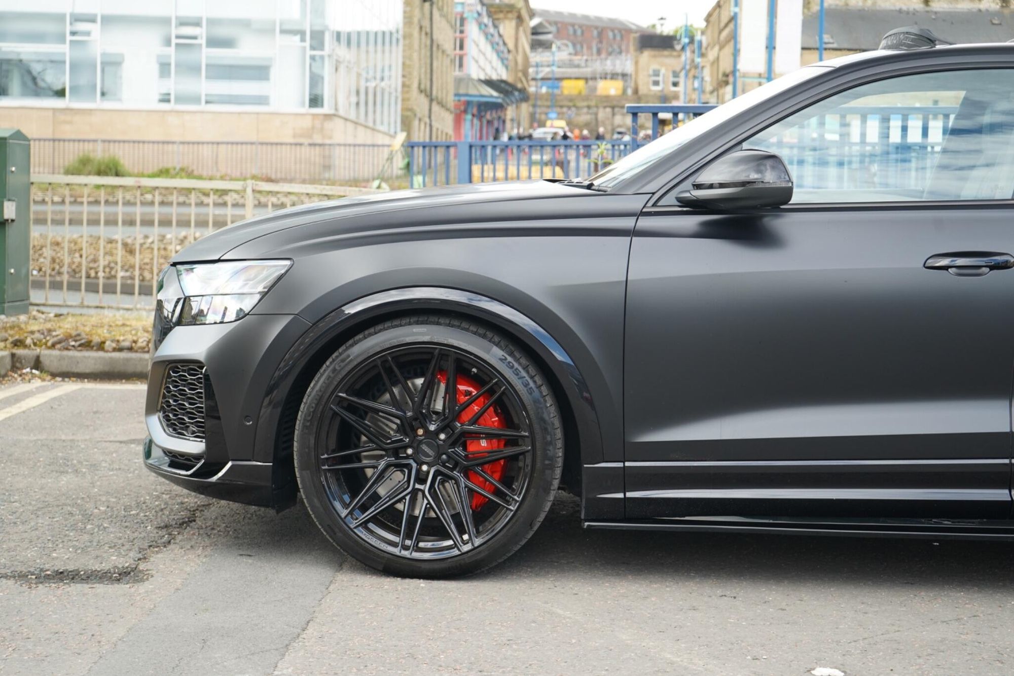 AUDI Q8 ESTATE SQ8 TFSI Quattro Vorsprung 5dr Tiptronic for sale UK - Slide 9