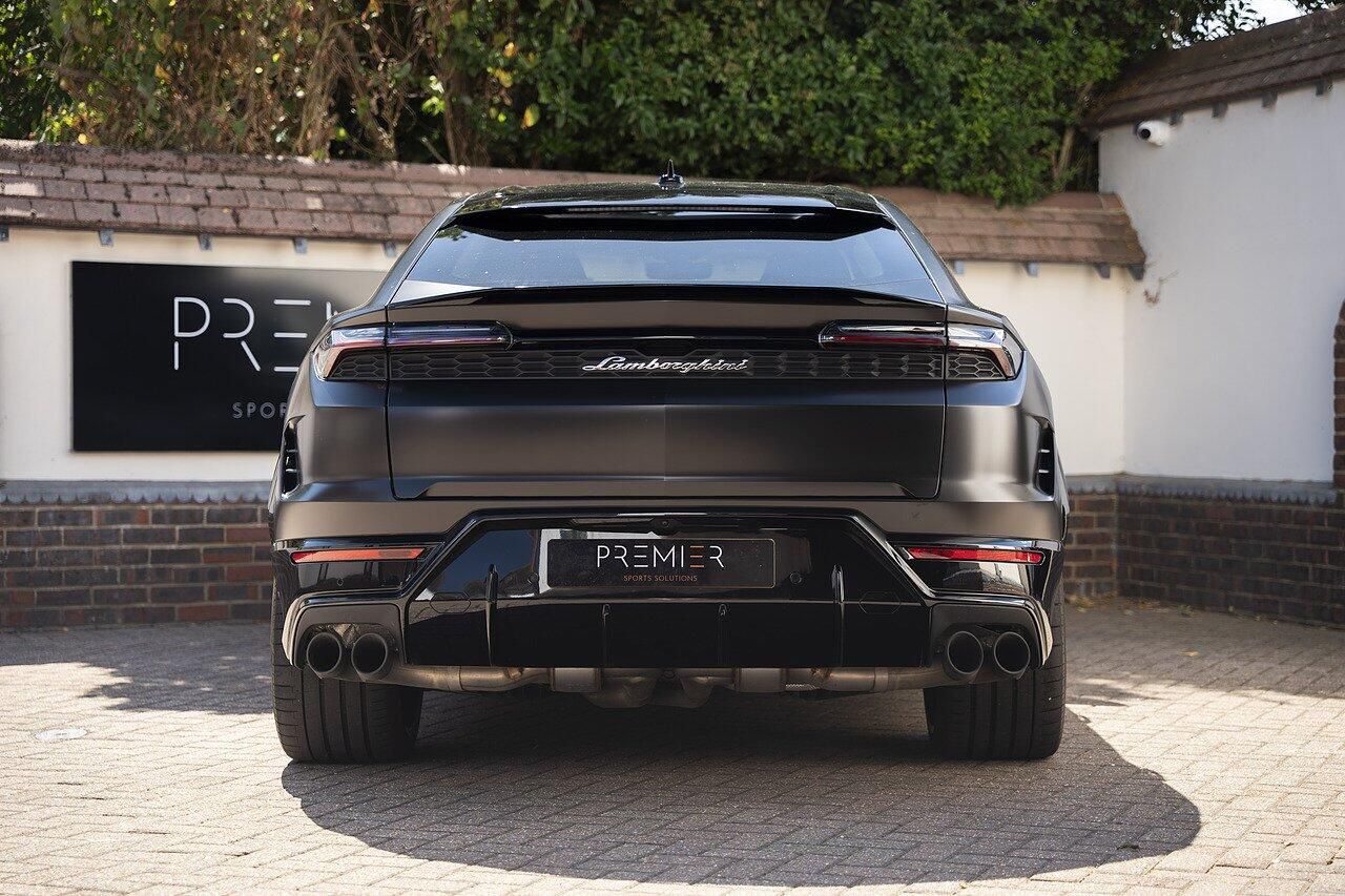 LAMBORGHINI URUS ESTATE 4.0T 25.9kWh Plug-in Hybrid FSI V8 5dr Auto for sale UK - Slide 5