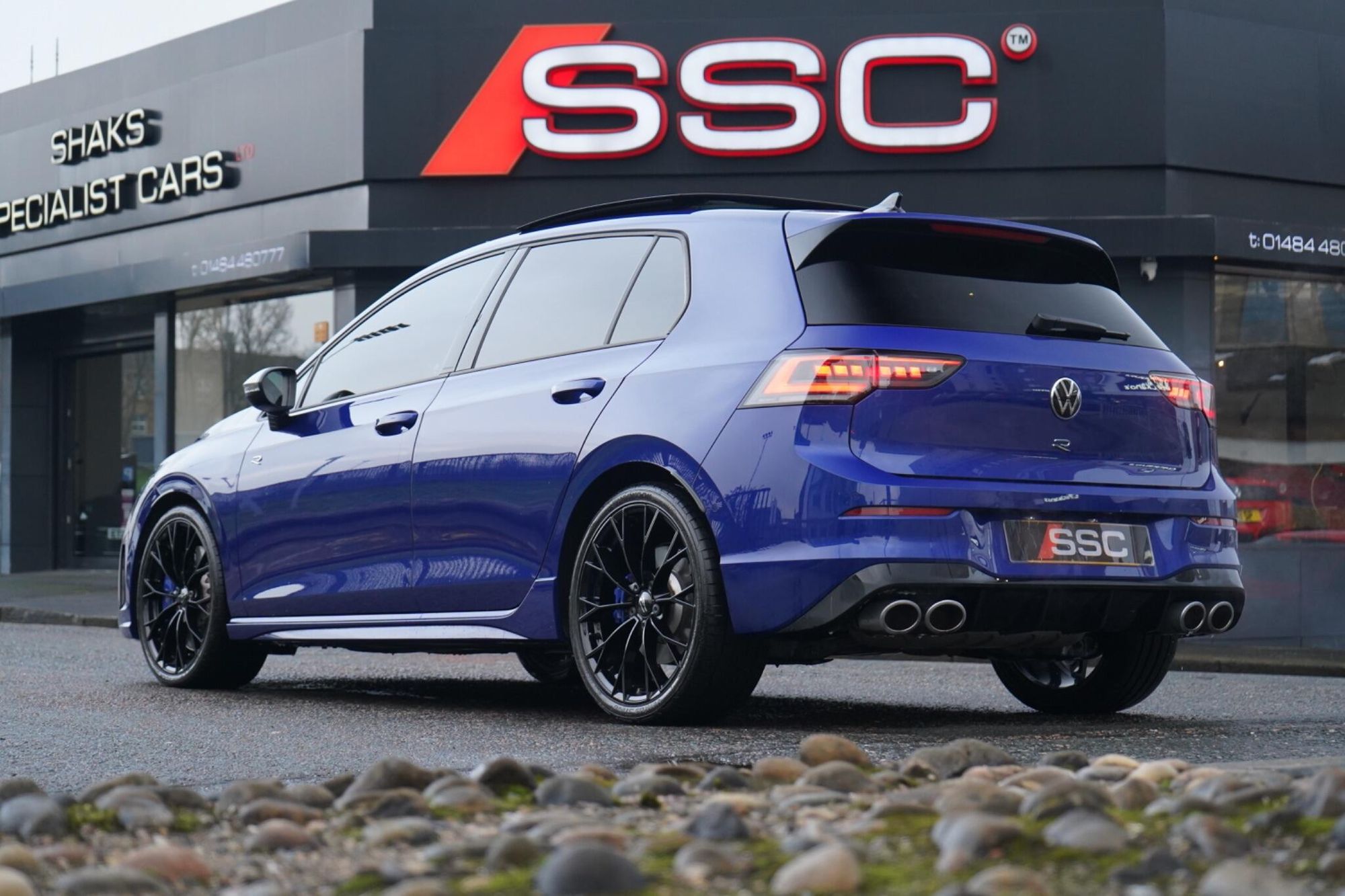 VOLKSWAGEN GOLF HATCHBACK 2.0 TSI 333 R 4Motion 5dr DSG for sale UK - Slide 2