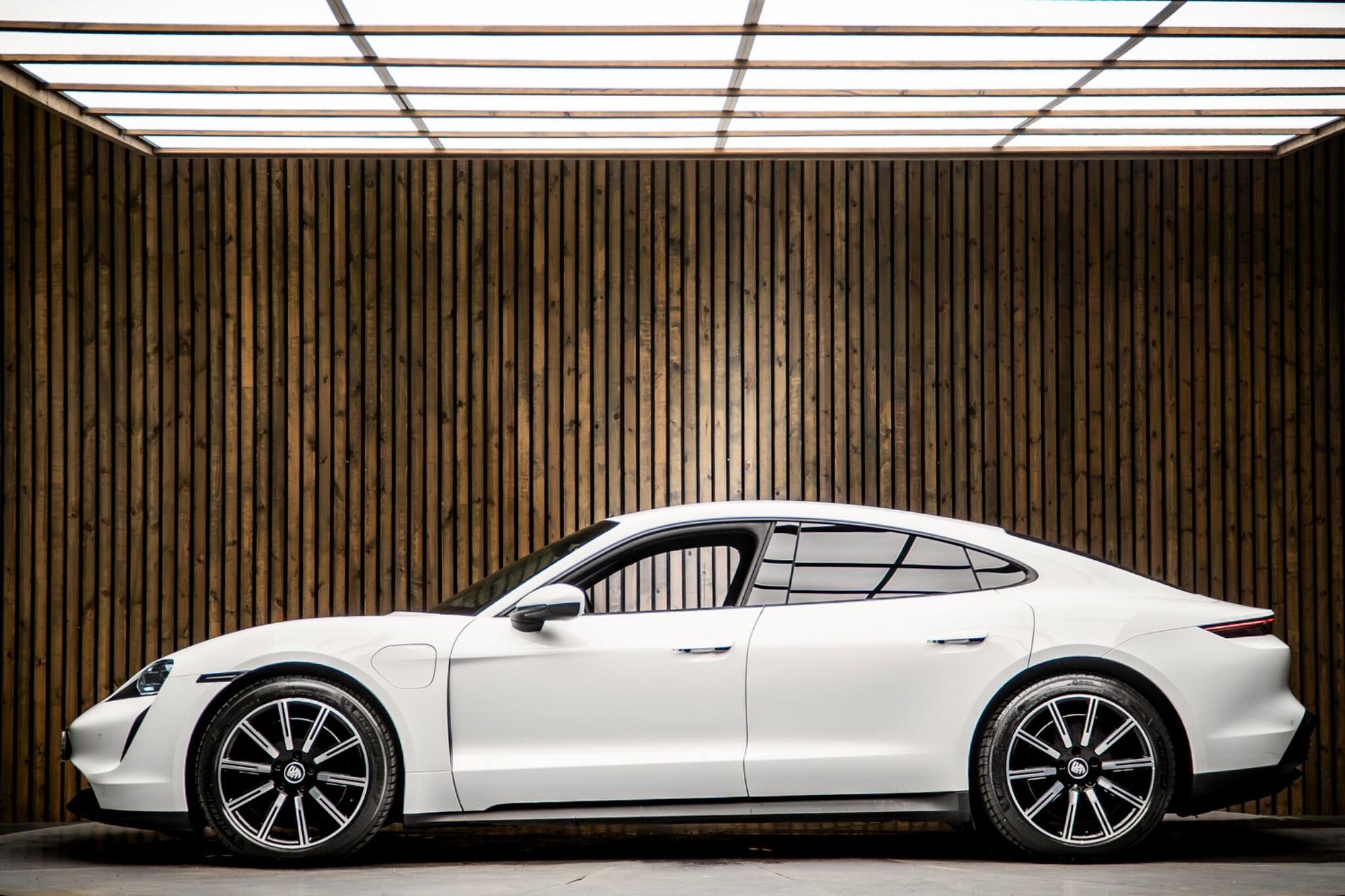 PORSCHE TAYCAN SALOON 300kW 79kWh 4dr RWD Auto [22kW] for sale UK - Slide 7