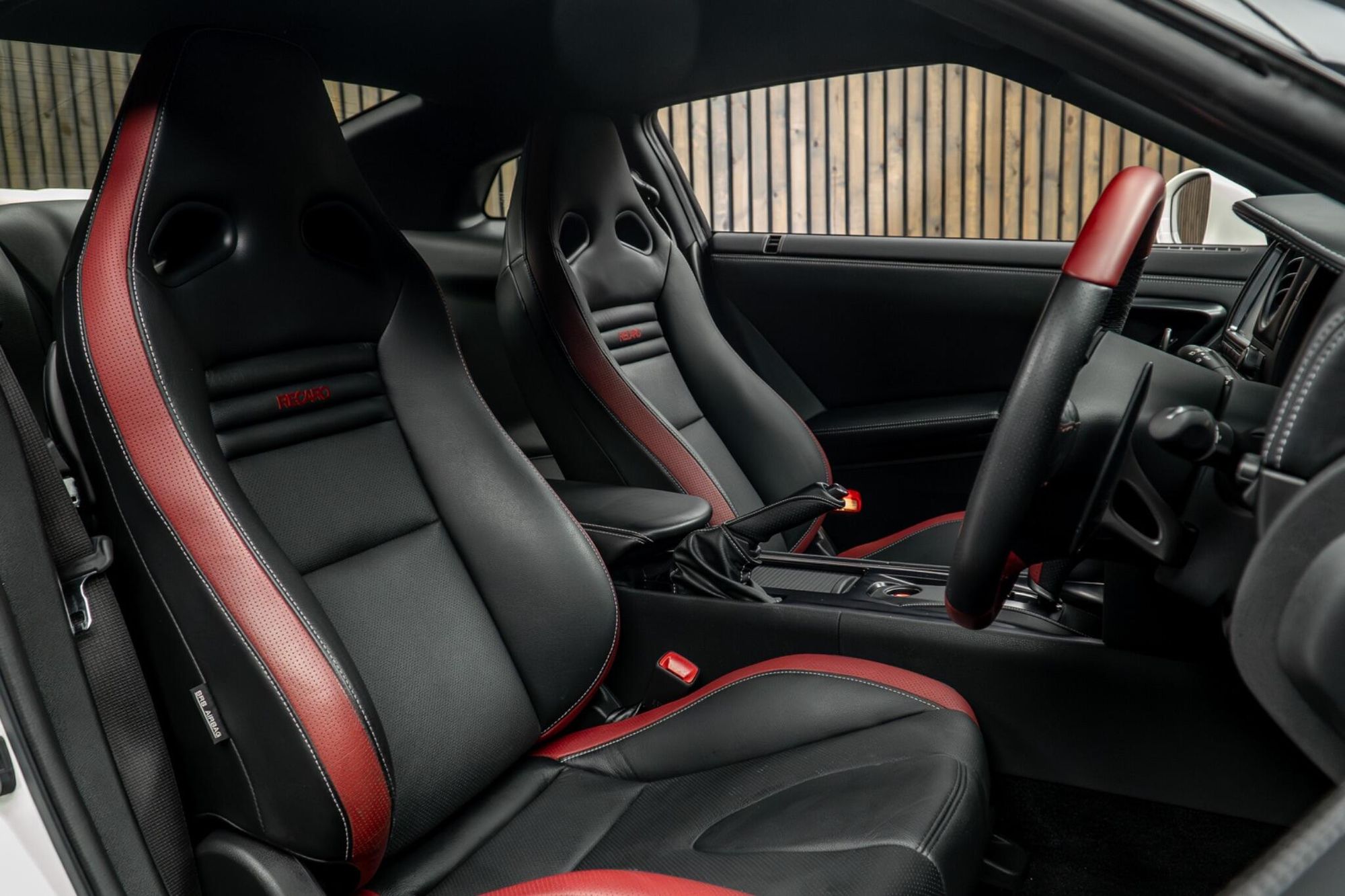 NISSAN GT-R COUPE 3.8 Recaro 2dr Auto for sale UK - Slide 2