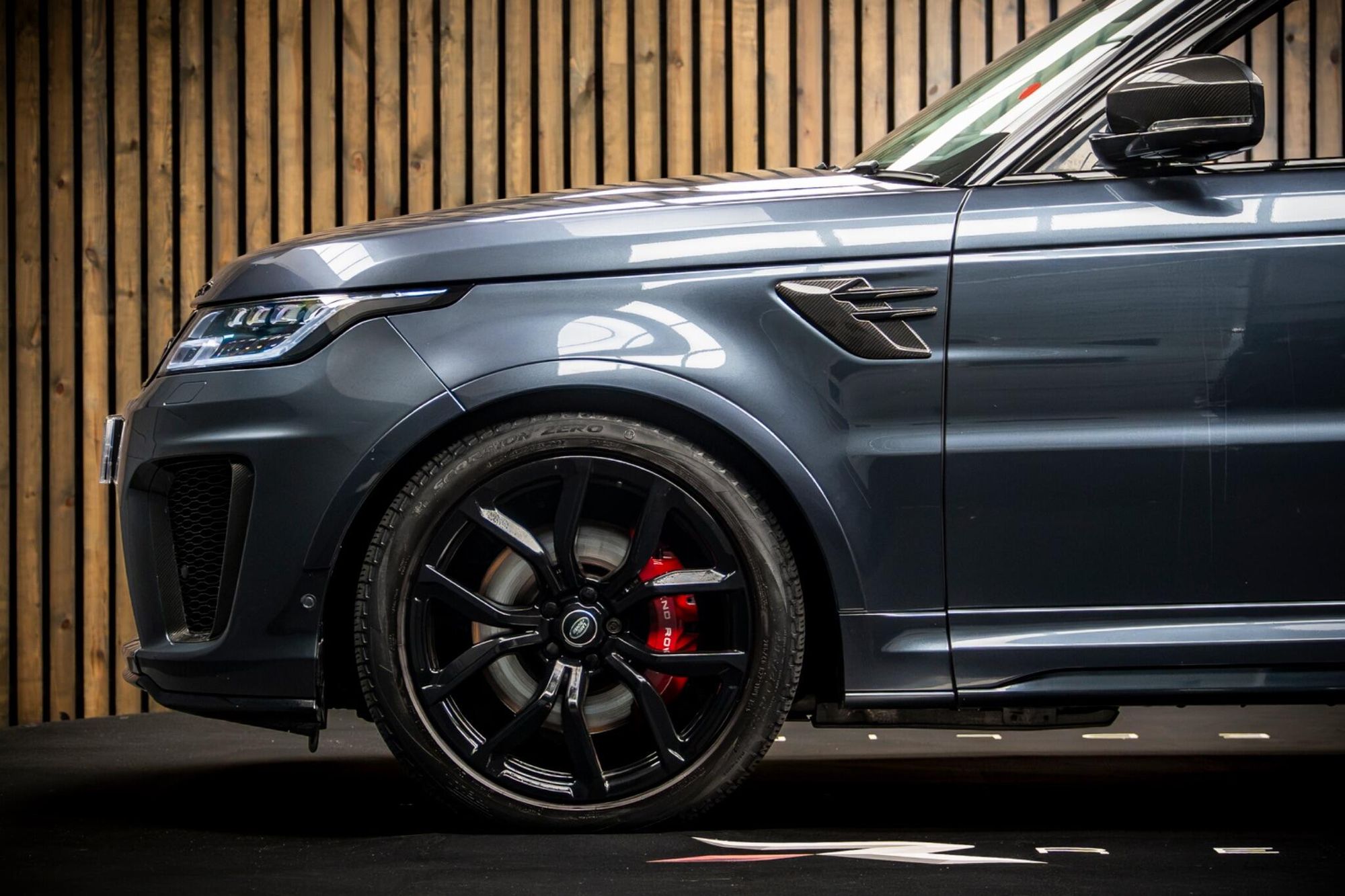 LAND ROVER RANGE ROVER SPORT ESTATE 5.0 P575 S/C SVR 5dr Auto for sale UK - Slide 9