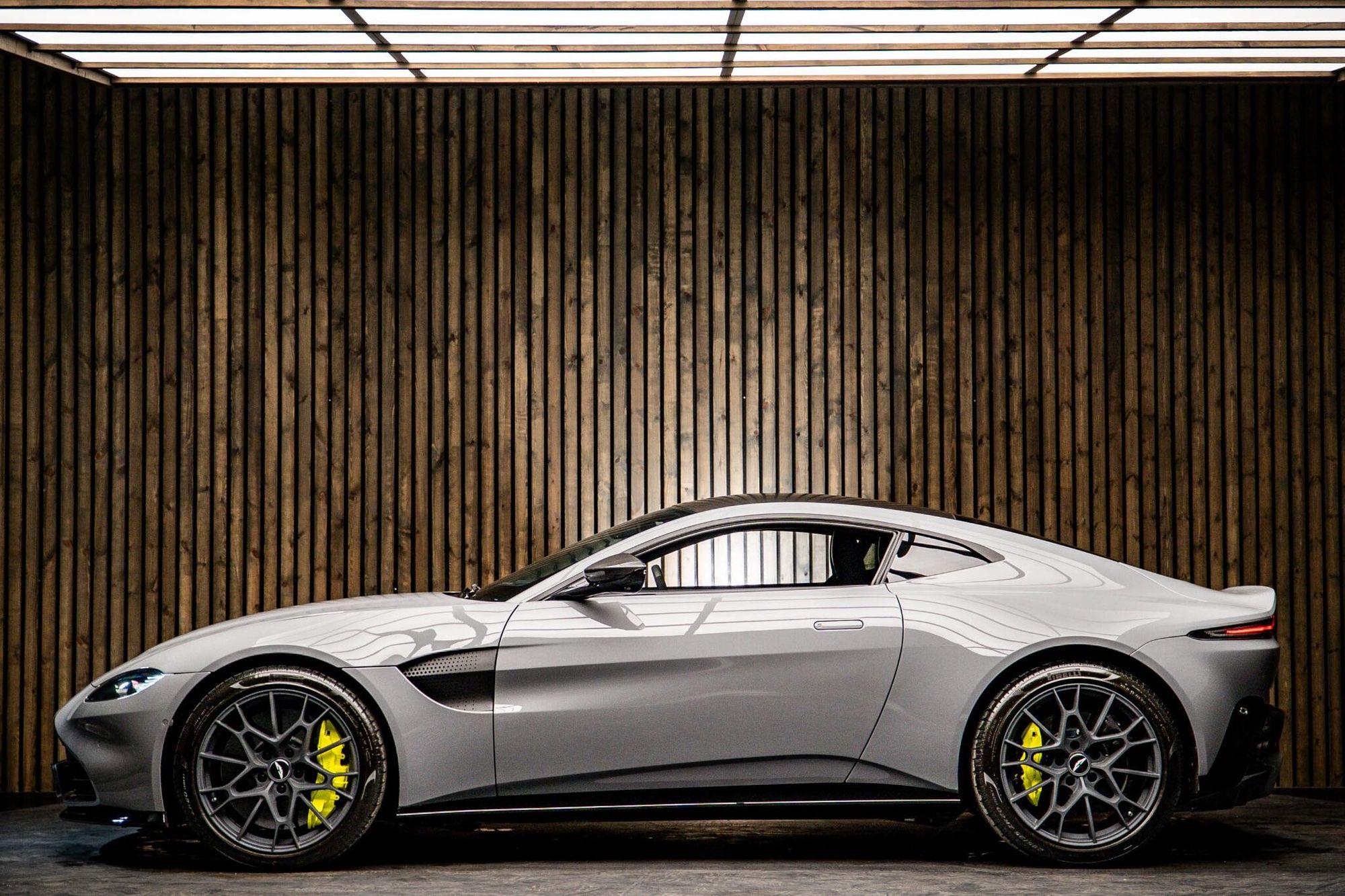 ASTON MARTIN VANTAGE V8 COUPE SPECIAL EDITIONS AMR Hero Edition 2dr for sale UK - Slide 7