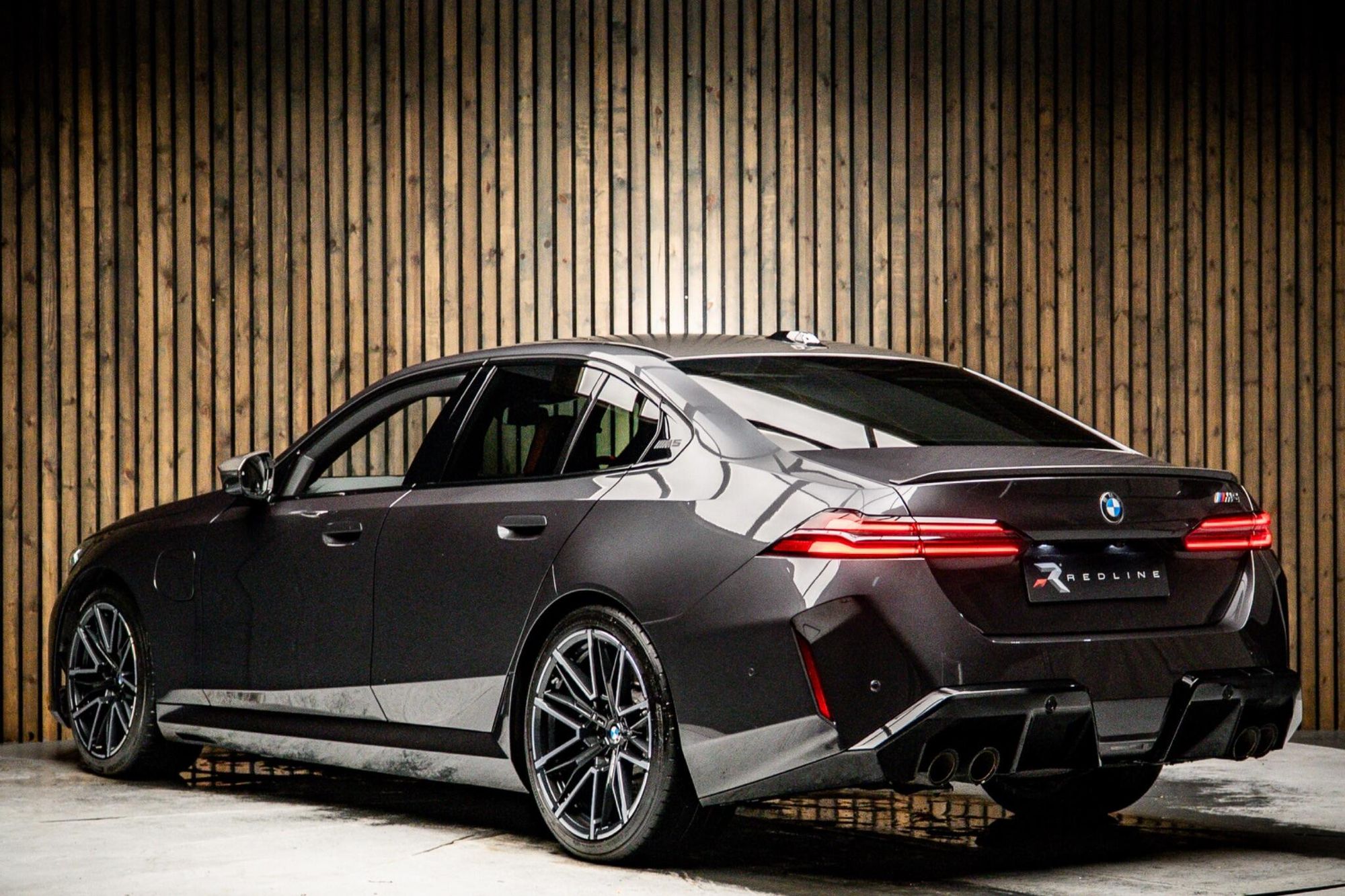 BMW M5 SALOON M5 4dr DCT [Ultimate Pack] for sale UK - Slide 3