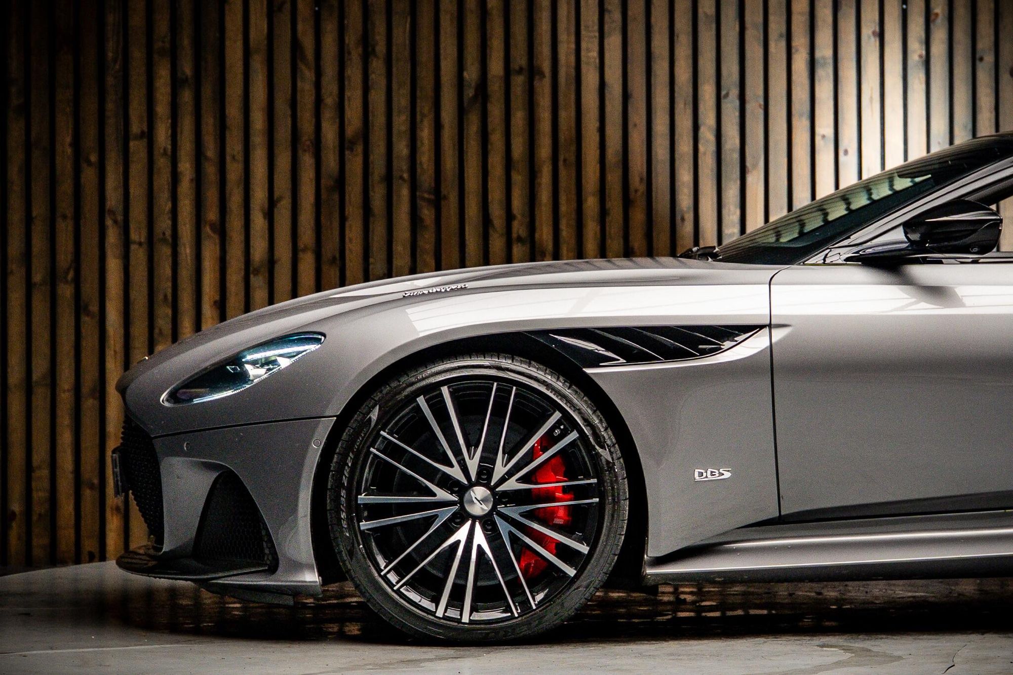 ASTON MARTIN DBS COUPE V12 Superleggera 2dr Touchtronic Auto for sale UK - Slide 9