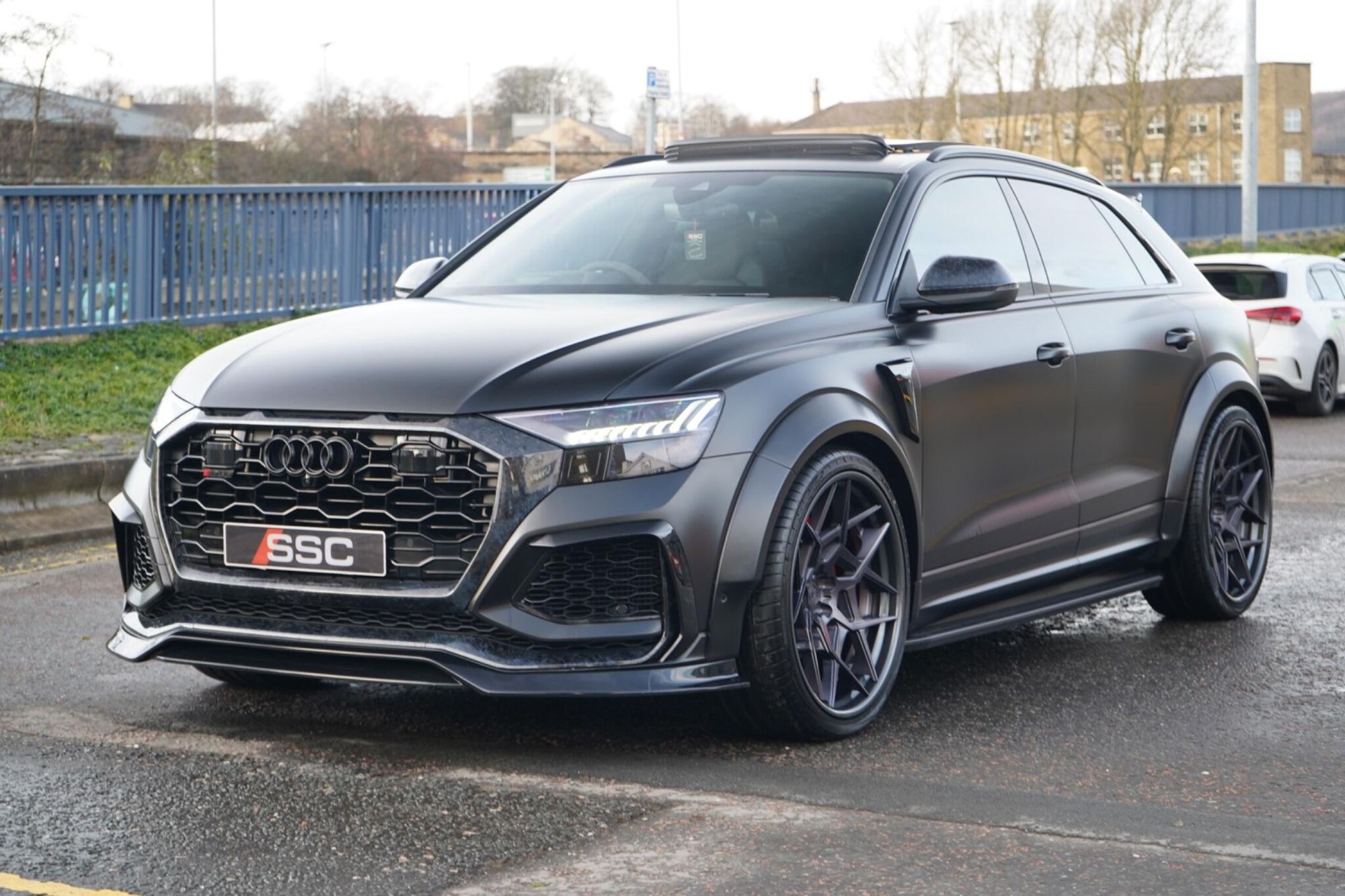 AUDI Q8 ESTATE SQ8 TFSI Quattro Vorsprung 5dr Tiptronic for sale UK - Slide 8