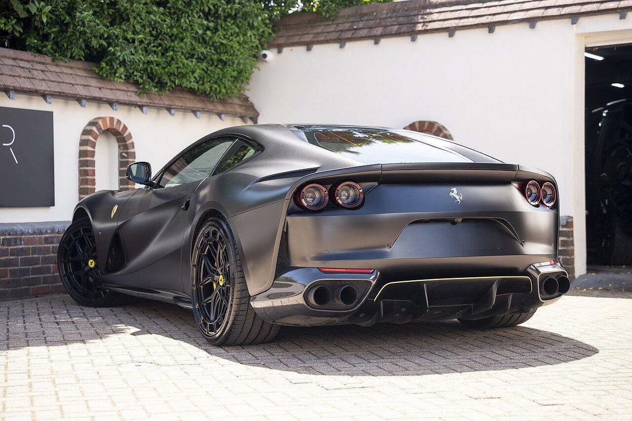 FERRARI 812 SUPERFAST COUPE 2dr Auto for sale UK - Slide 4