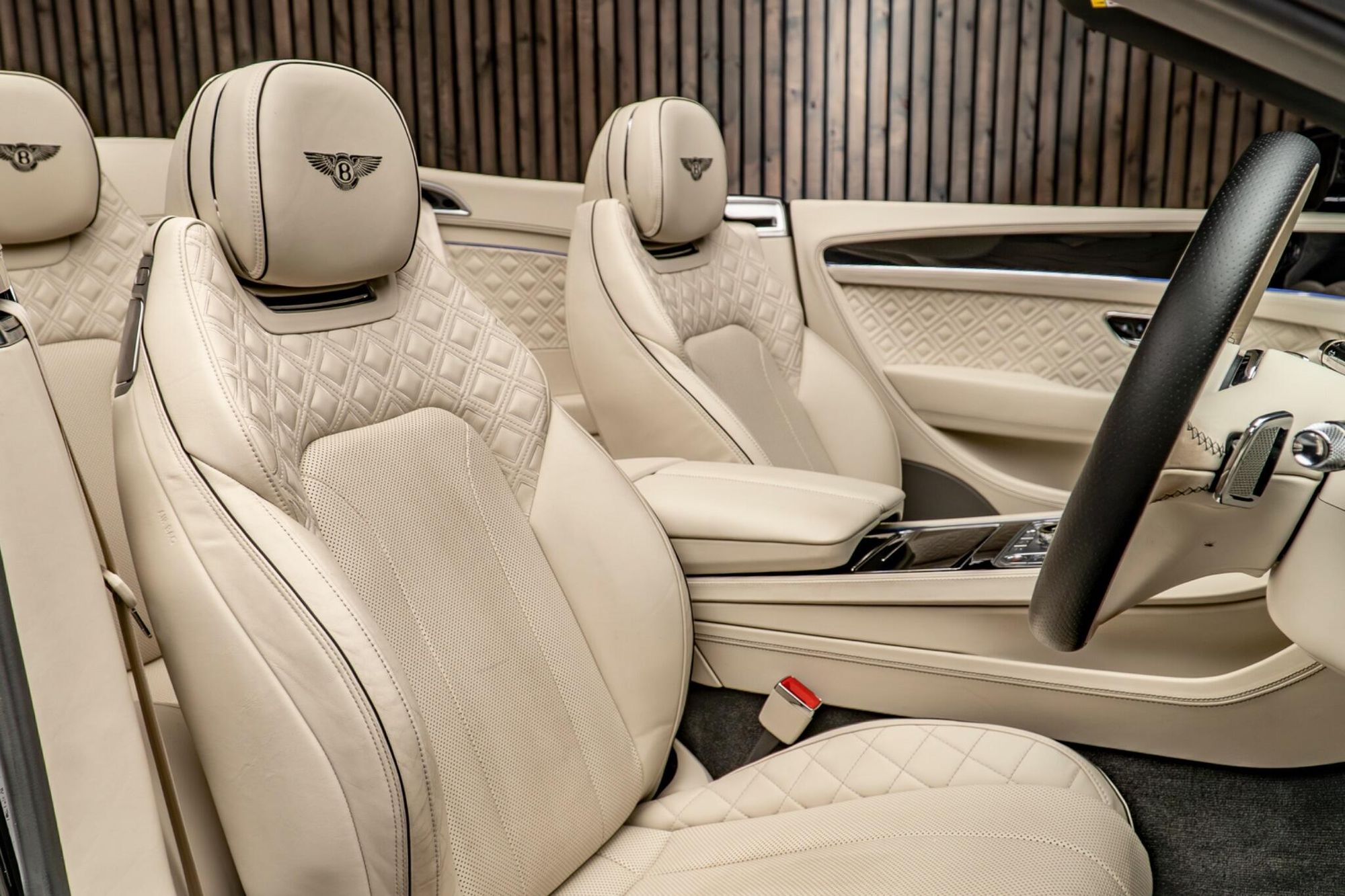 BENTLEY CONTINENTAL GTC CONVERTIBLE 4.0 V8 2dr Auto for sale UK - Slide 2