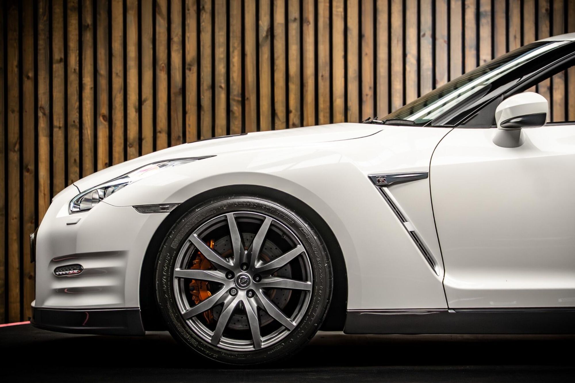 NISSAN GT-R COUPE 3.8 Recaro 2dr Auto for sale UK - Slide 9