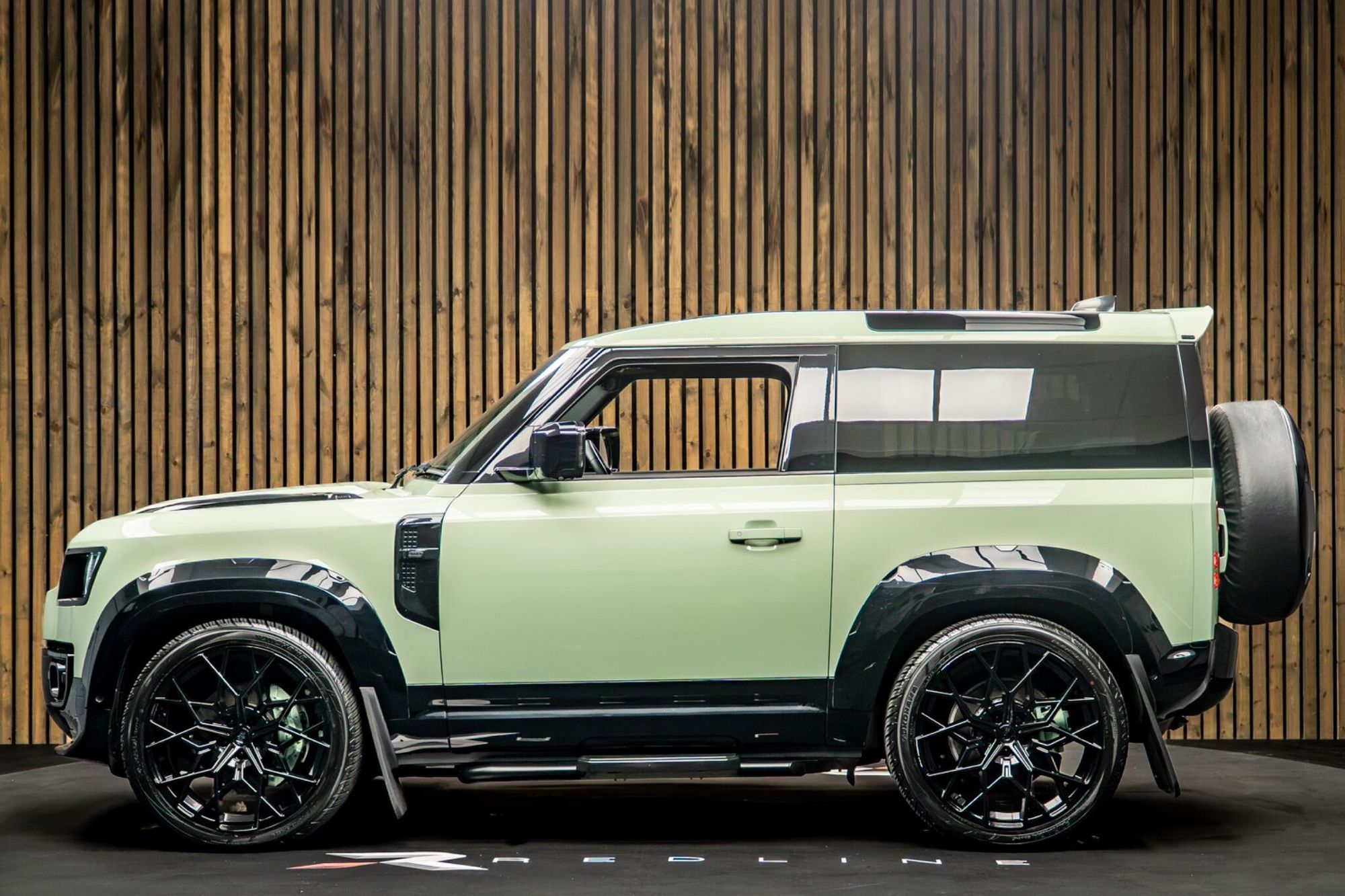 LAND ROVER DEFENDER ESTATE SPECIAL EDITIONS 3.0 D300 75th Limited Edition 90 3dr Auto for sale UK - Slide 7