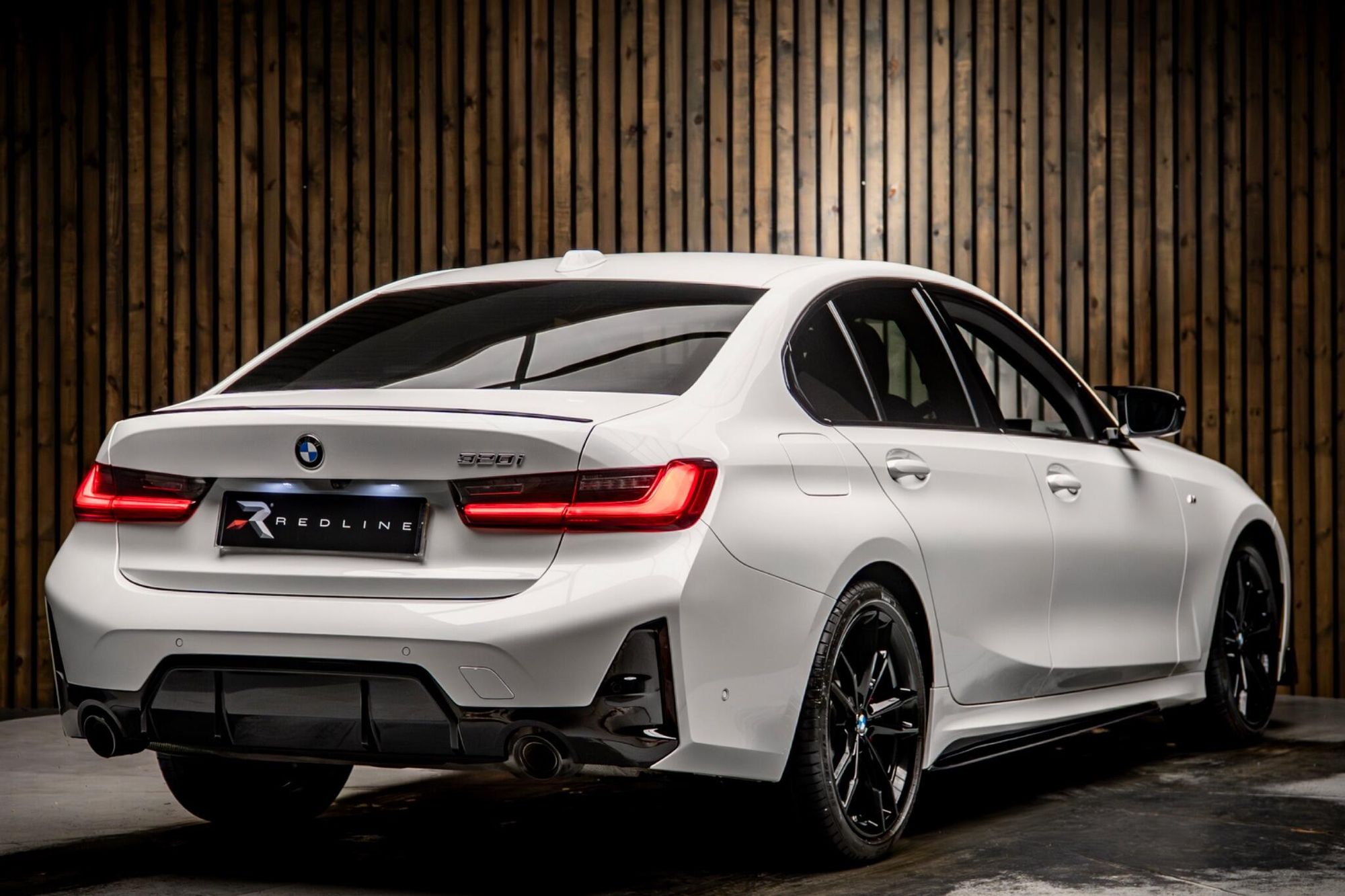 BMW 3 SERIES SALOON 320i M Sport 4dr Step Auto for sale UK - Slide 4