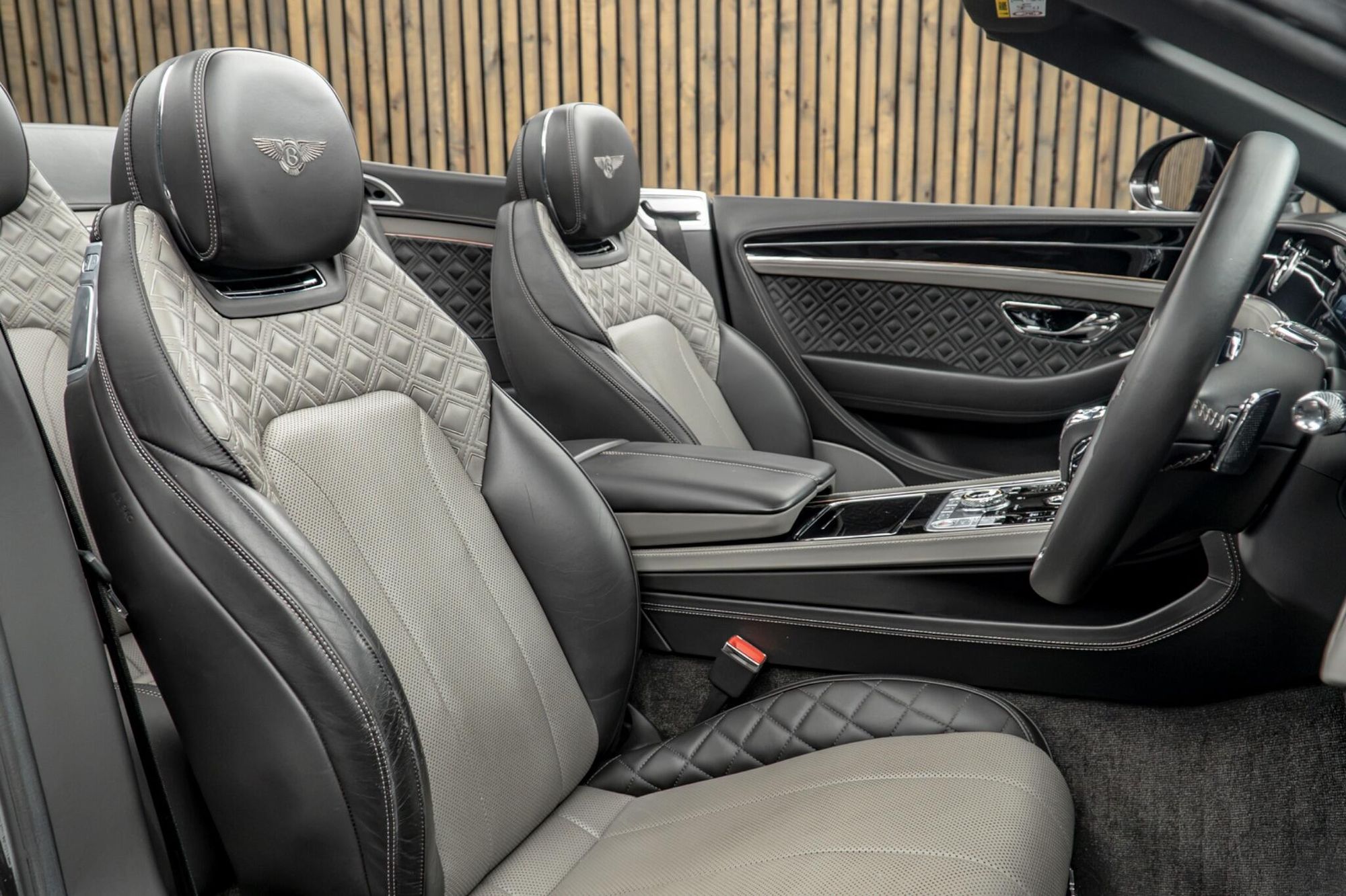 BENTLEY CONTINENTAL GTC CONVERTIBLE 6.0 W12 2dr Auto for sale UK - Slide 2