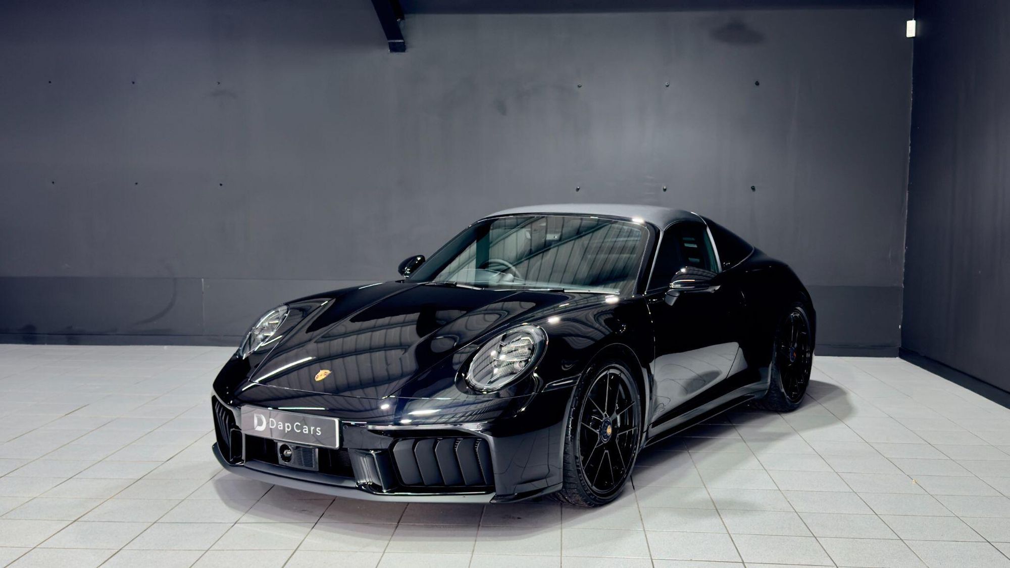 PORSCHE 911 [992] TARGA 4 GTS t-Hybrid 2dr PDK for sale UK - Slide 3