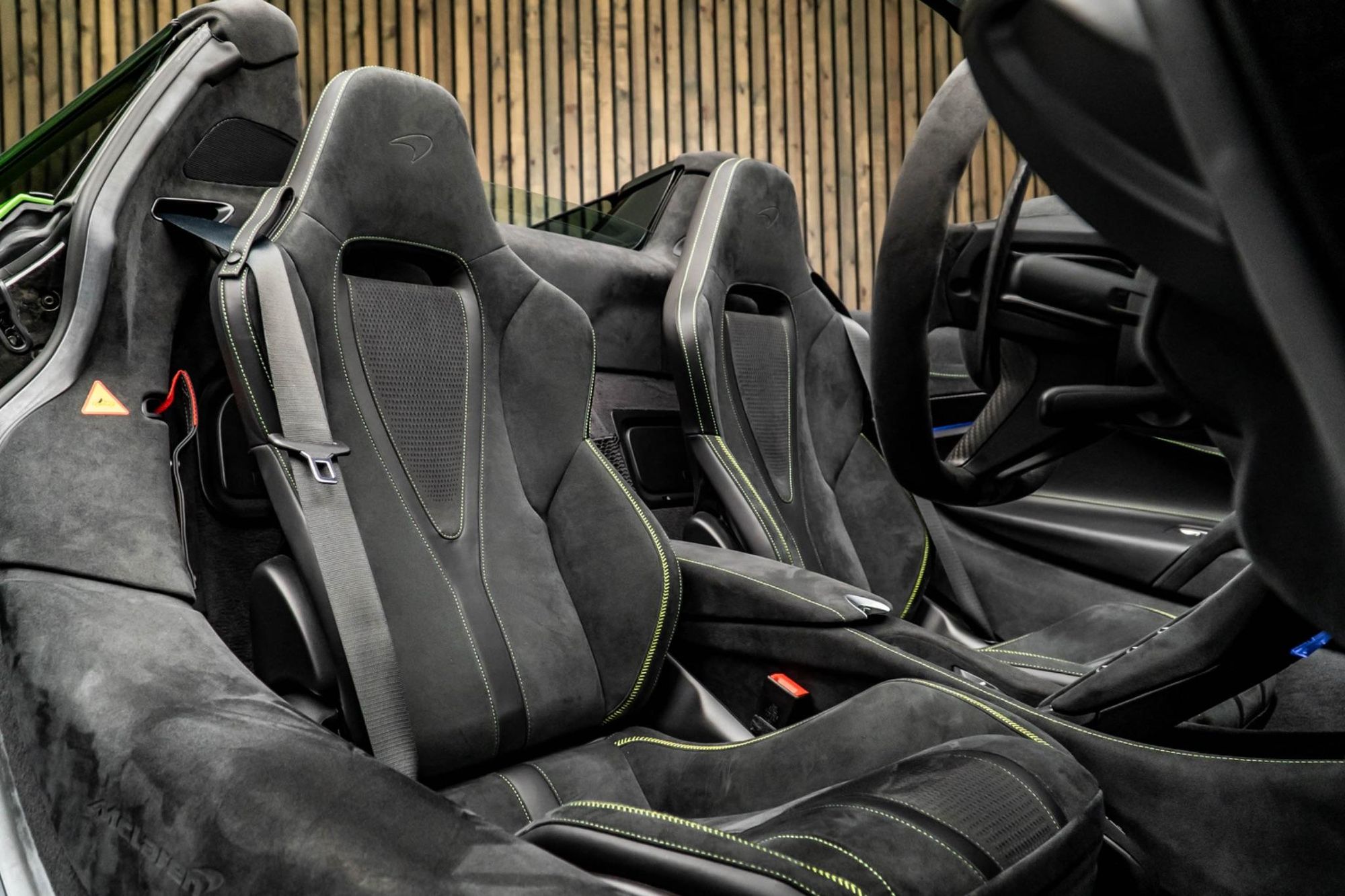 MCLAREN 750 S SPIDER V8 2dr SSG Auto for sale UK - Slide 2