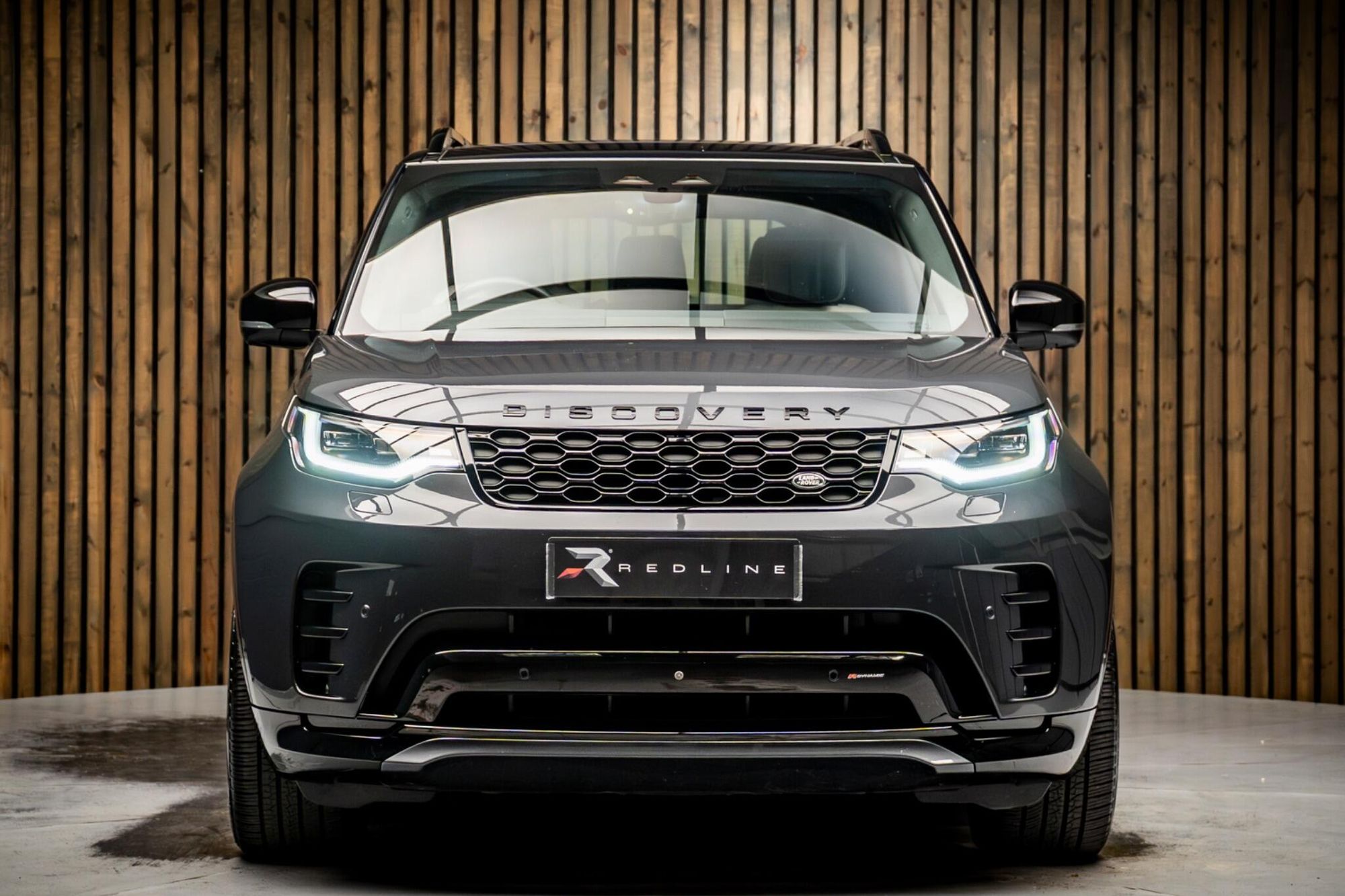 LAND ROVER DISCOVERY DIESEL SW 3.0 D300 R-Dynamic HSE 5dr Auto for sale UK - Slide 5