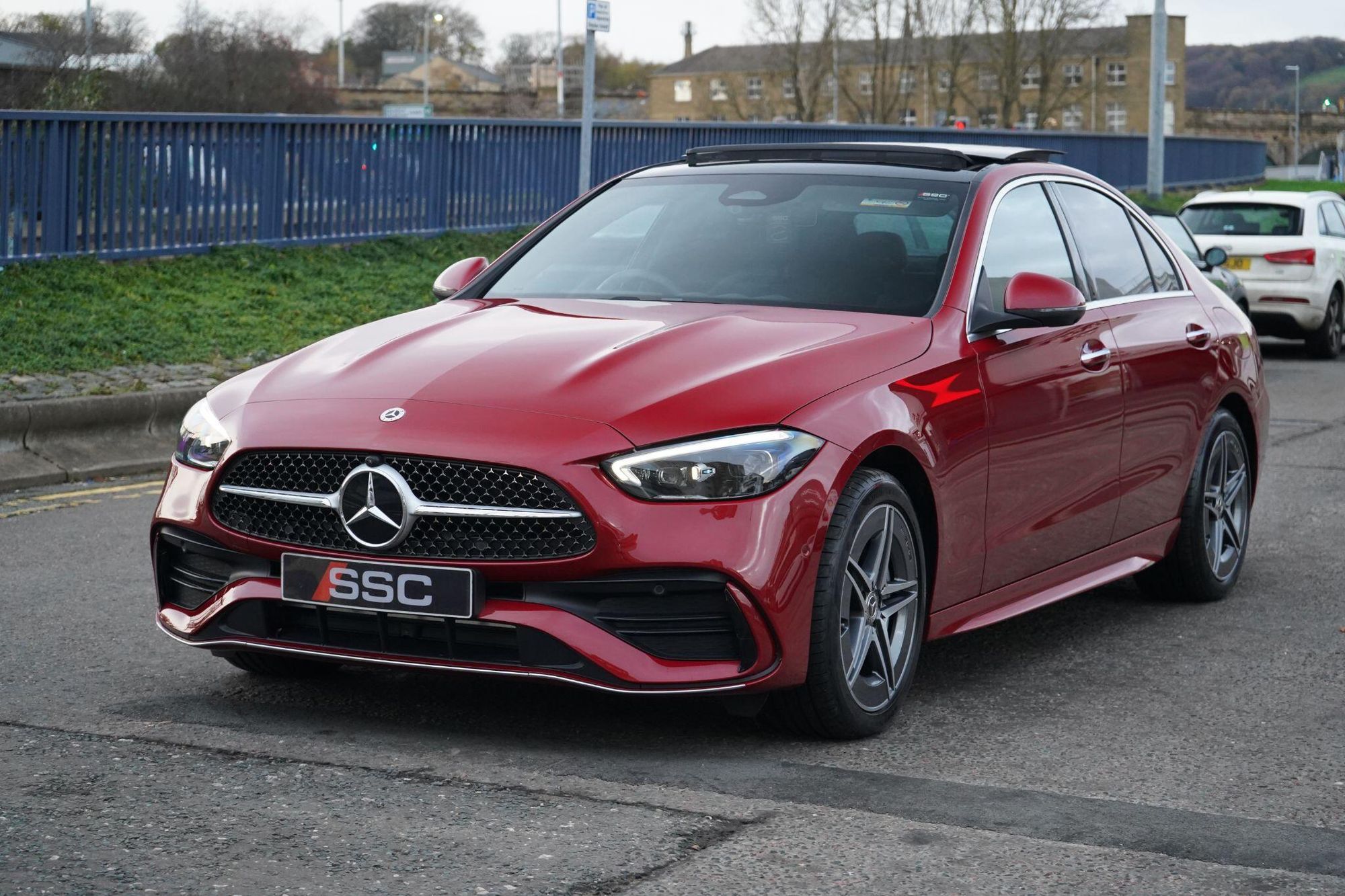 MERCEDES-BENZ C CLASS SALOON C300e AMG Line Premium Plus 4dr 9G-Tronic for sale UK - Slide 7