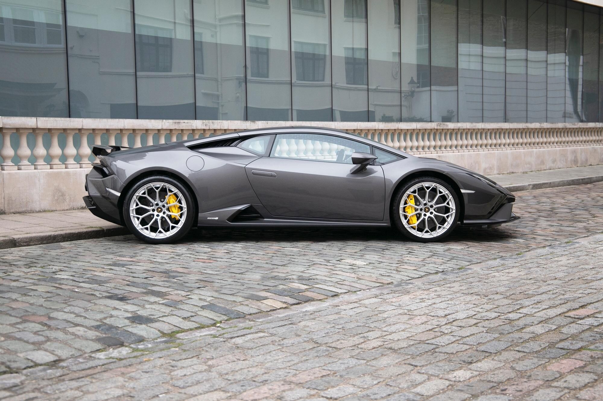 LAMBORGHINI HURACAN COUPE LP 640-4 Performante 2dr LDF for sale UK - Slide 9