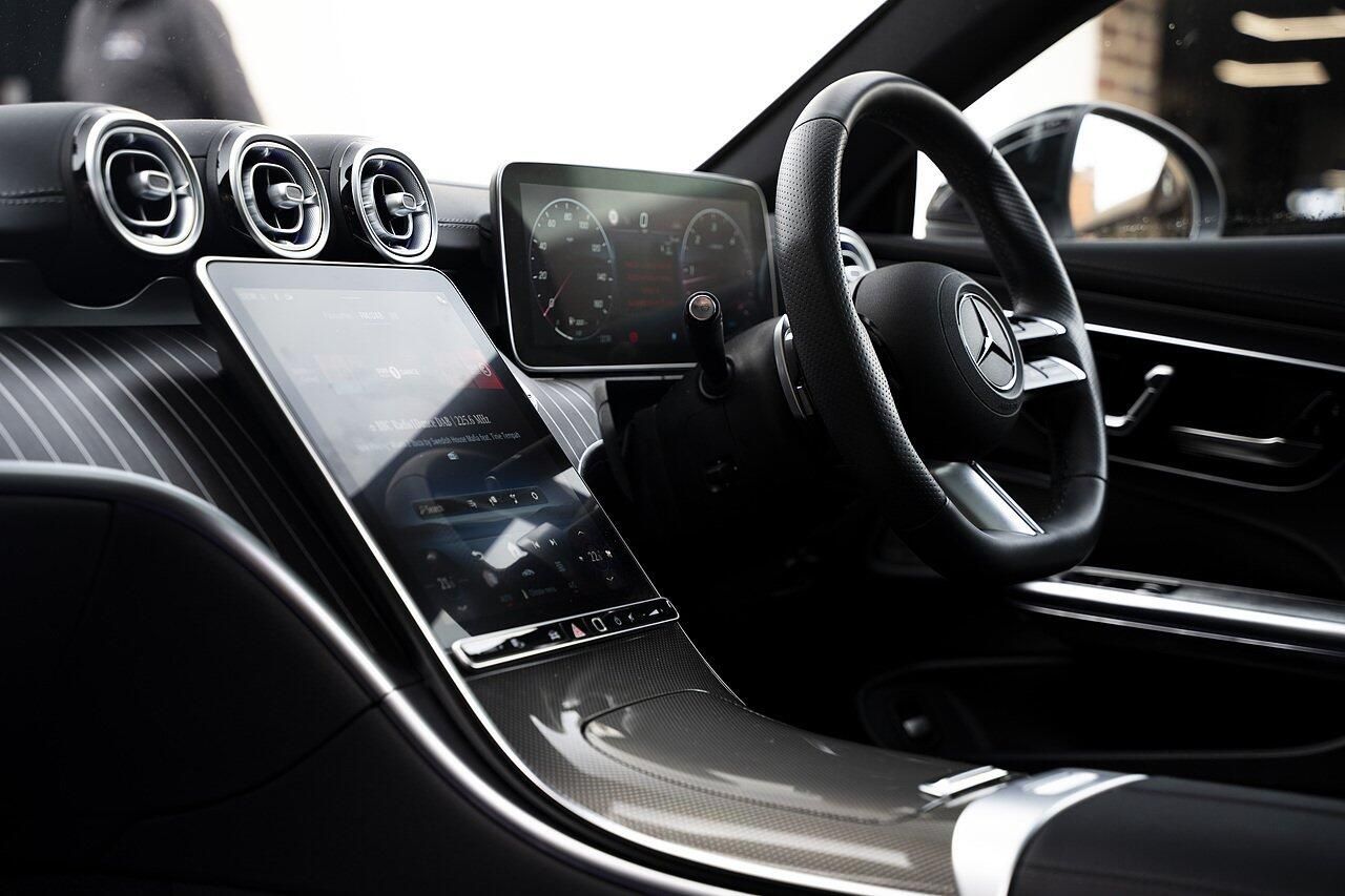 MERCEDES-BENZ CLE DIESEL COUPE CLE 220d AMG Line Premium Plus 2dr 9G-Tronic for sale UK - Slide 9