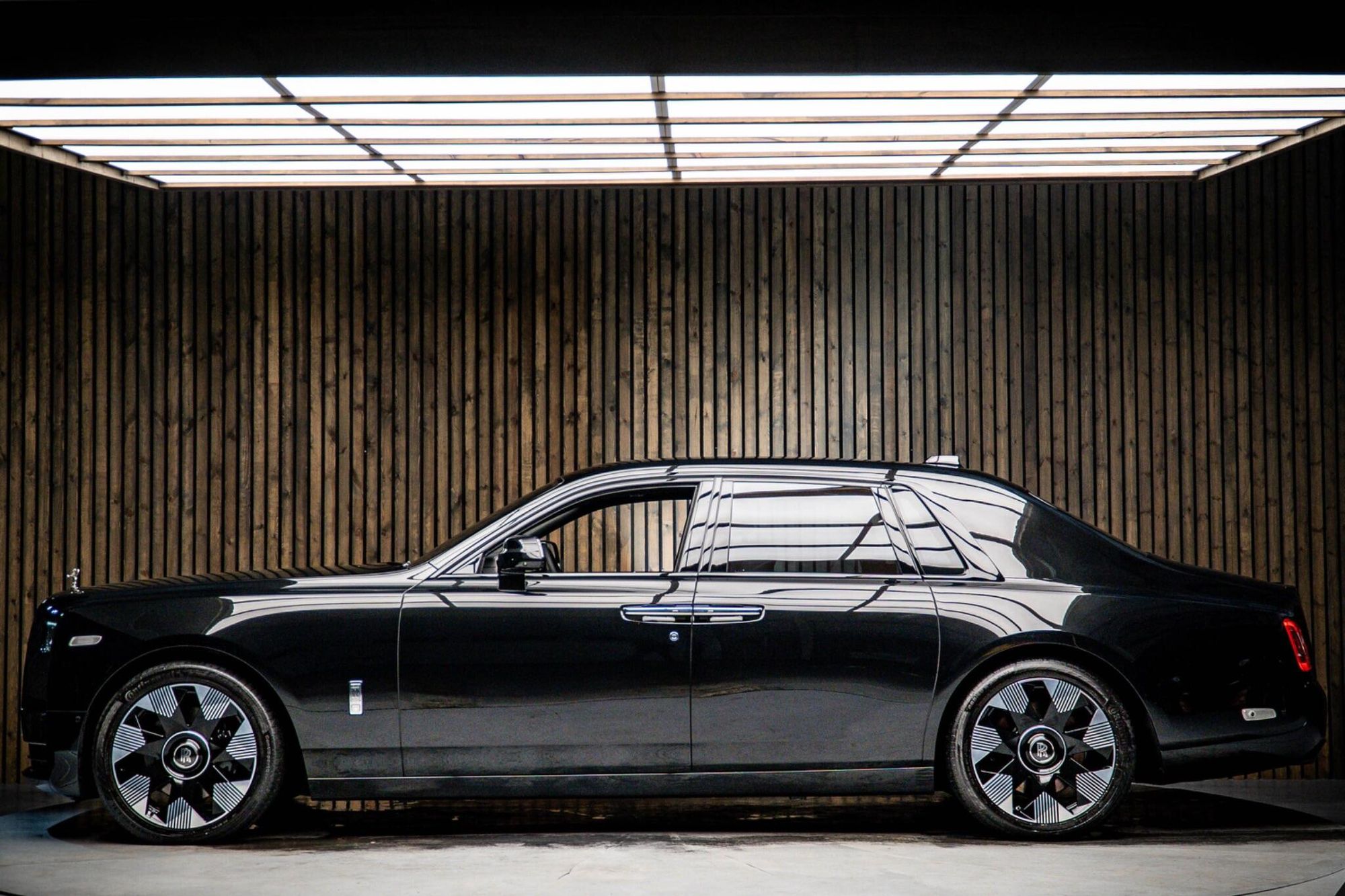 ROLLS-ROYCE PHANTOM SALOON 4dr Auto for sale UK - Slide 7