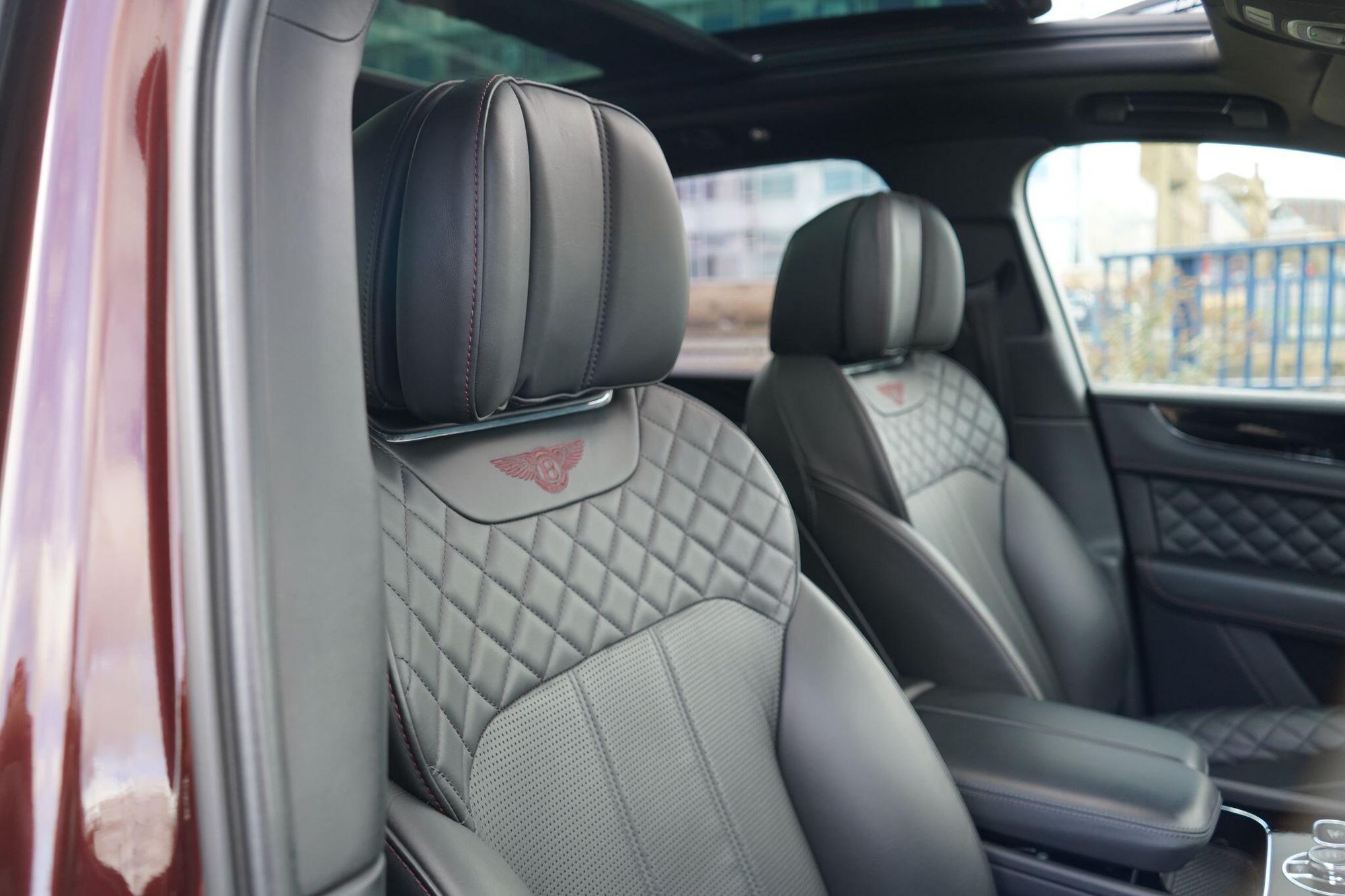 BENTLEY BENTAYGA ESTATE 4.0 V8 5dr Auto for sale UK - Slide 3